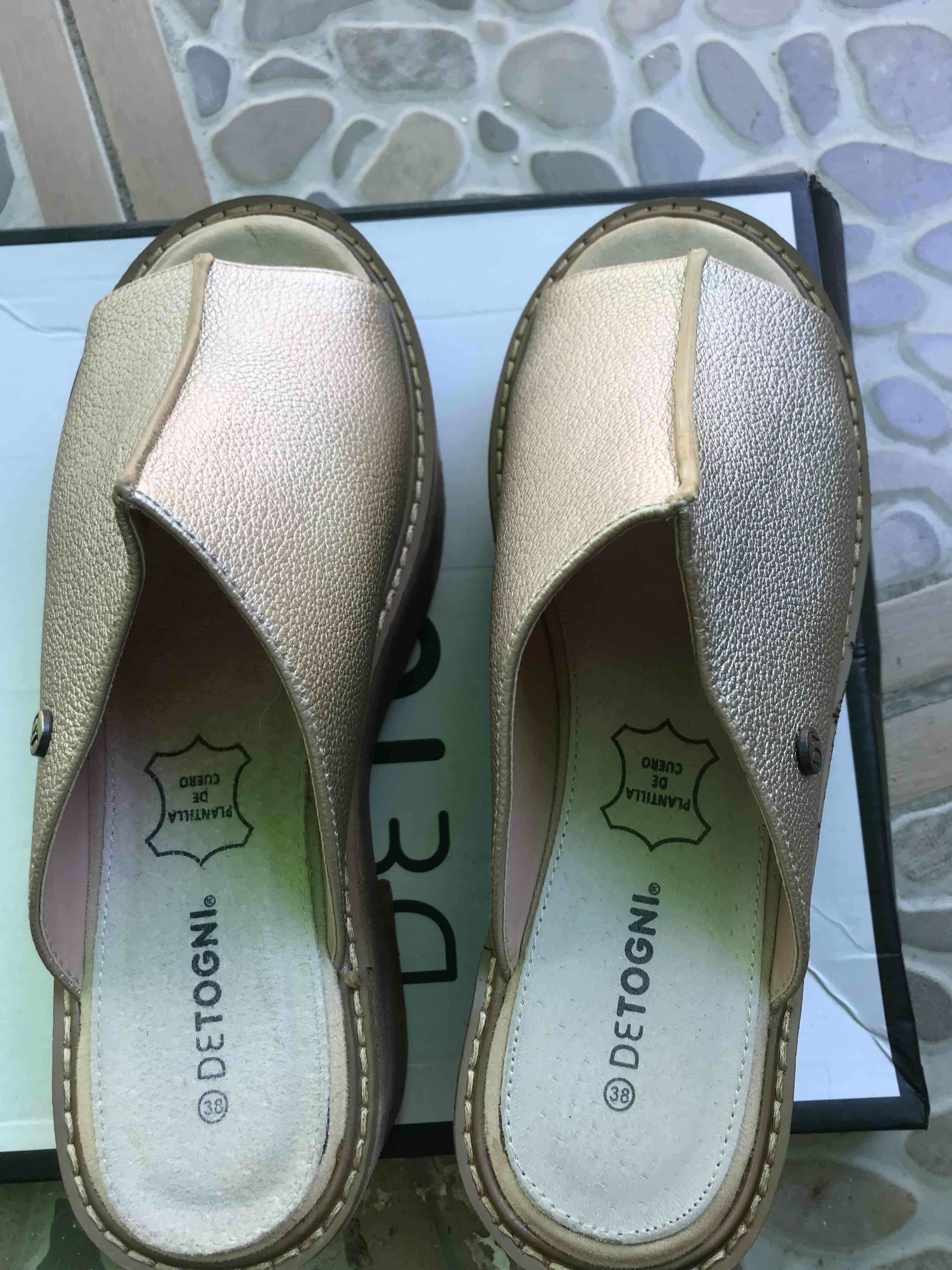 Sandalias de plataforma doradas - miniatura 4