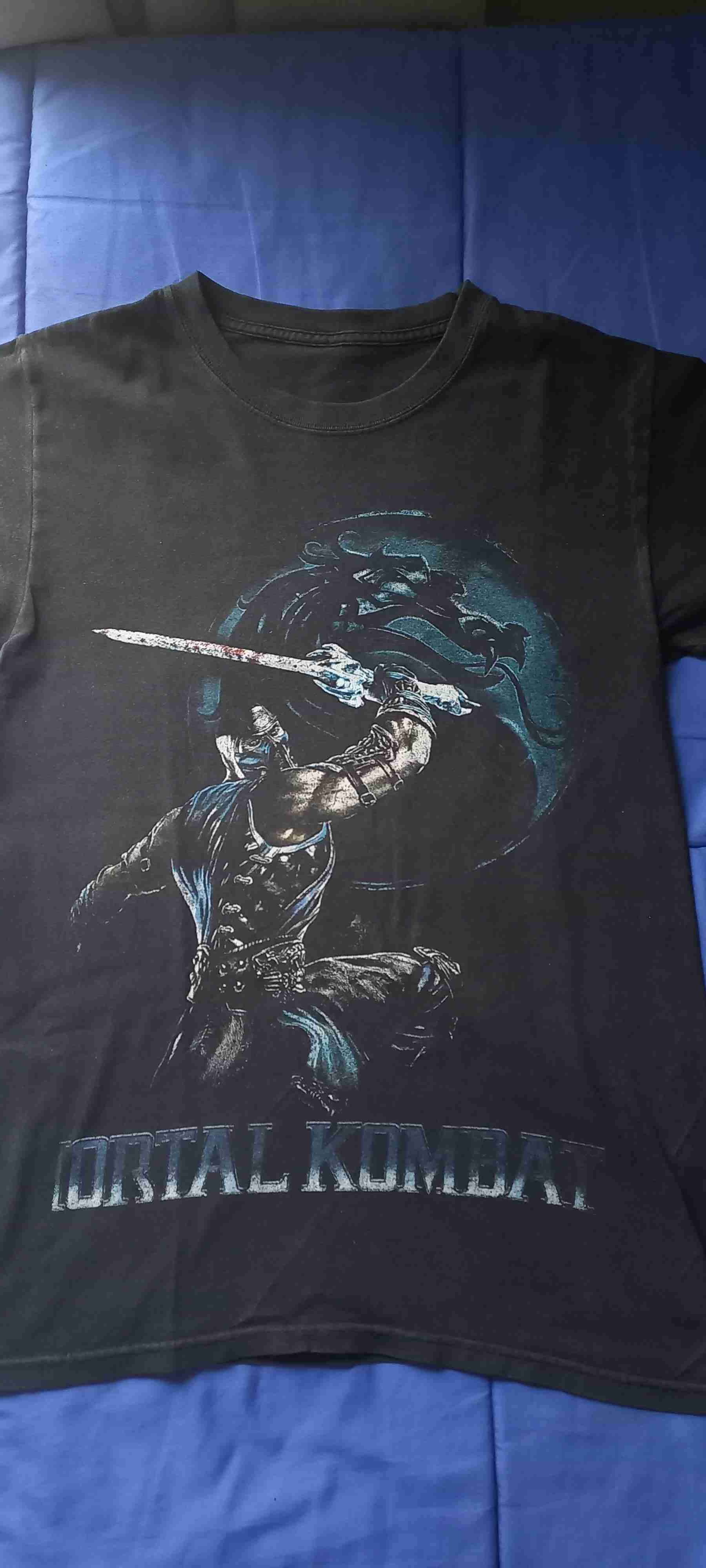 Polera negra Mortal Kombat talla M