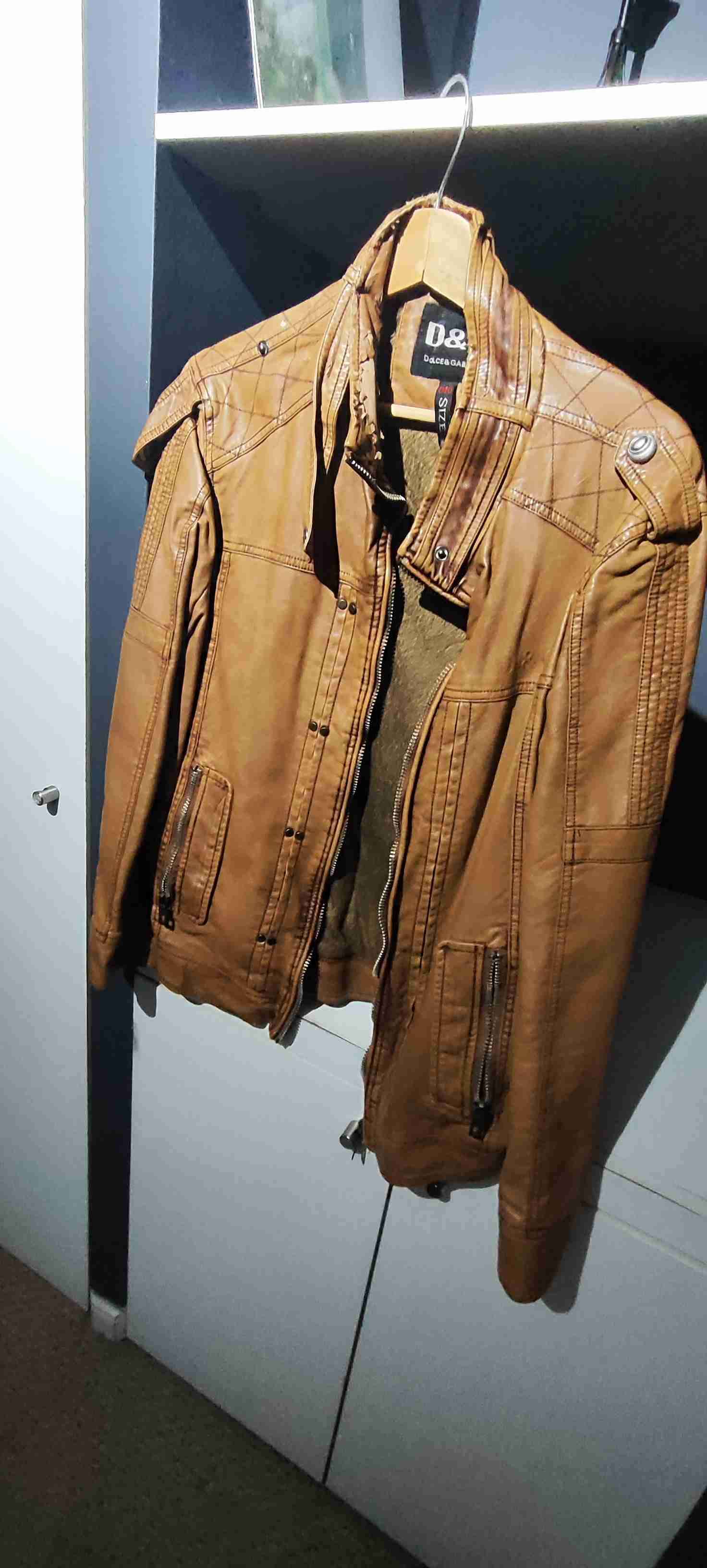 Chaqueta marrón de cuero