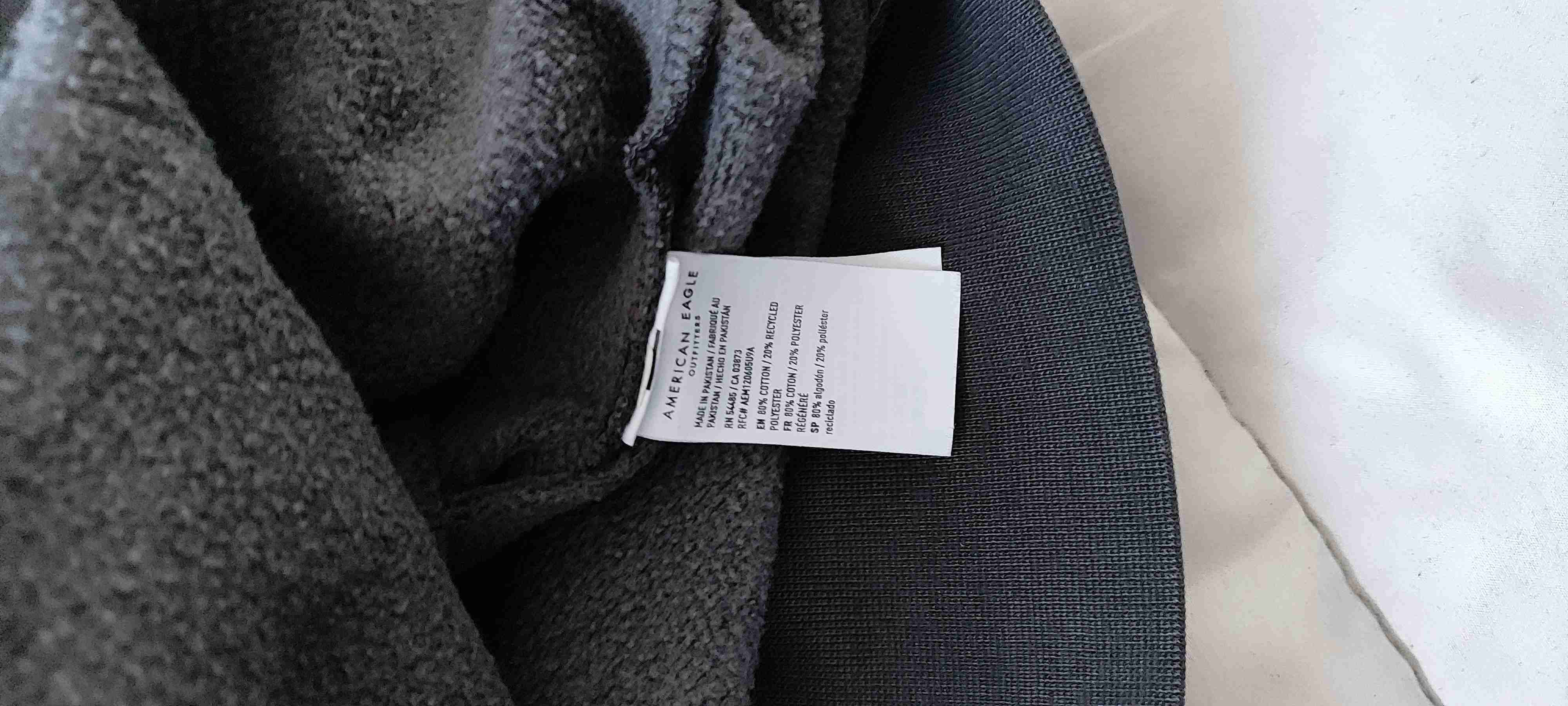 Polerón gris con capucha - miniatura 4