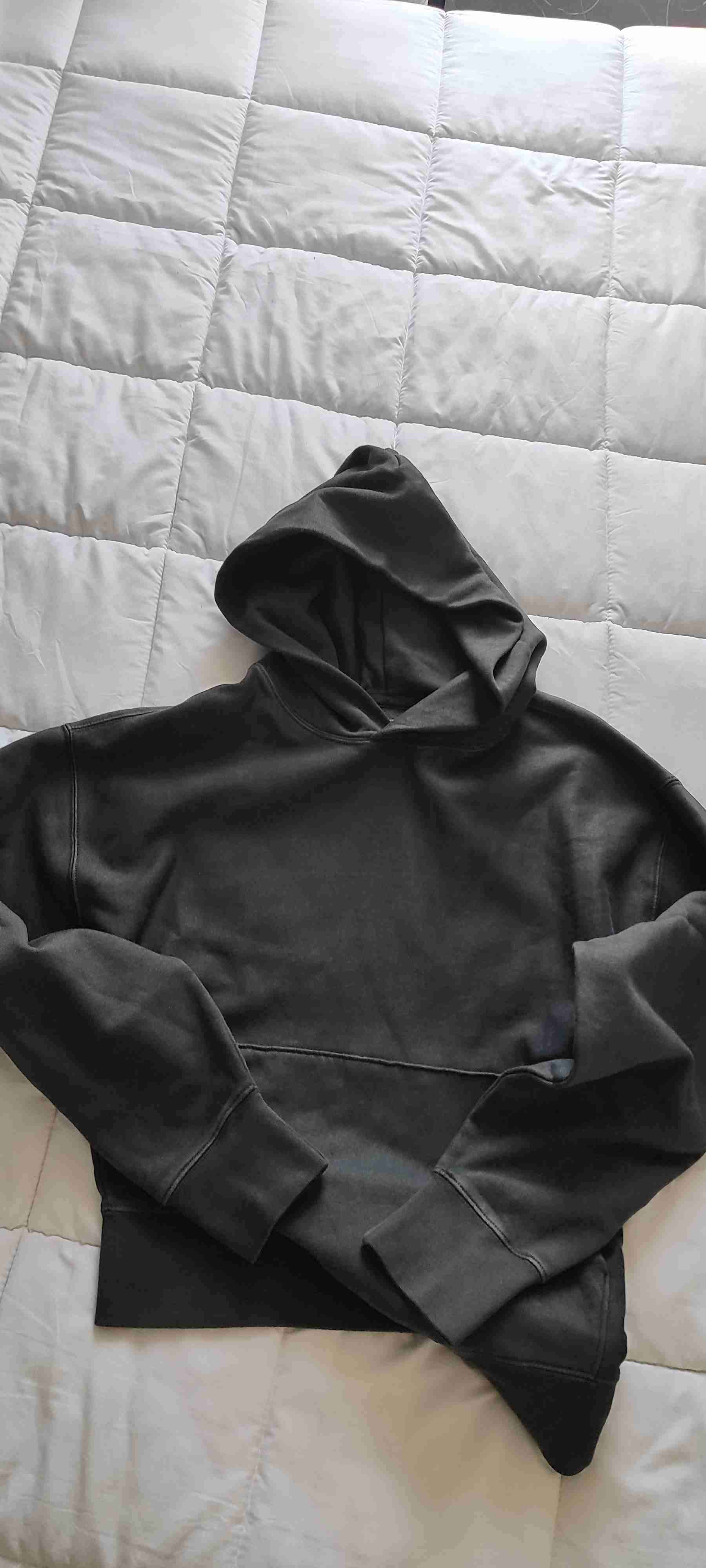 Polerón gris con capucha - miniatura 6