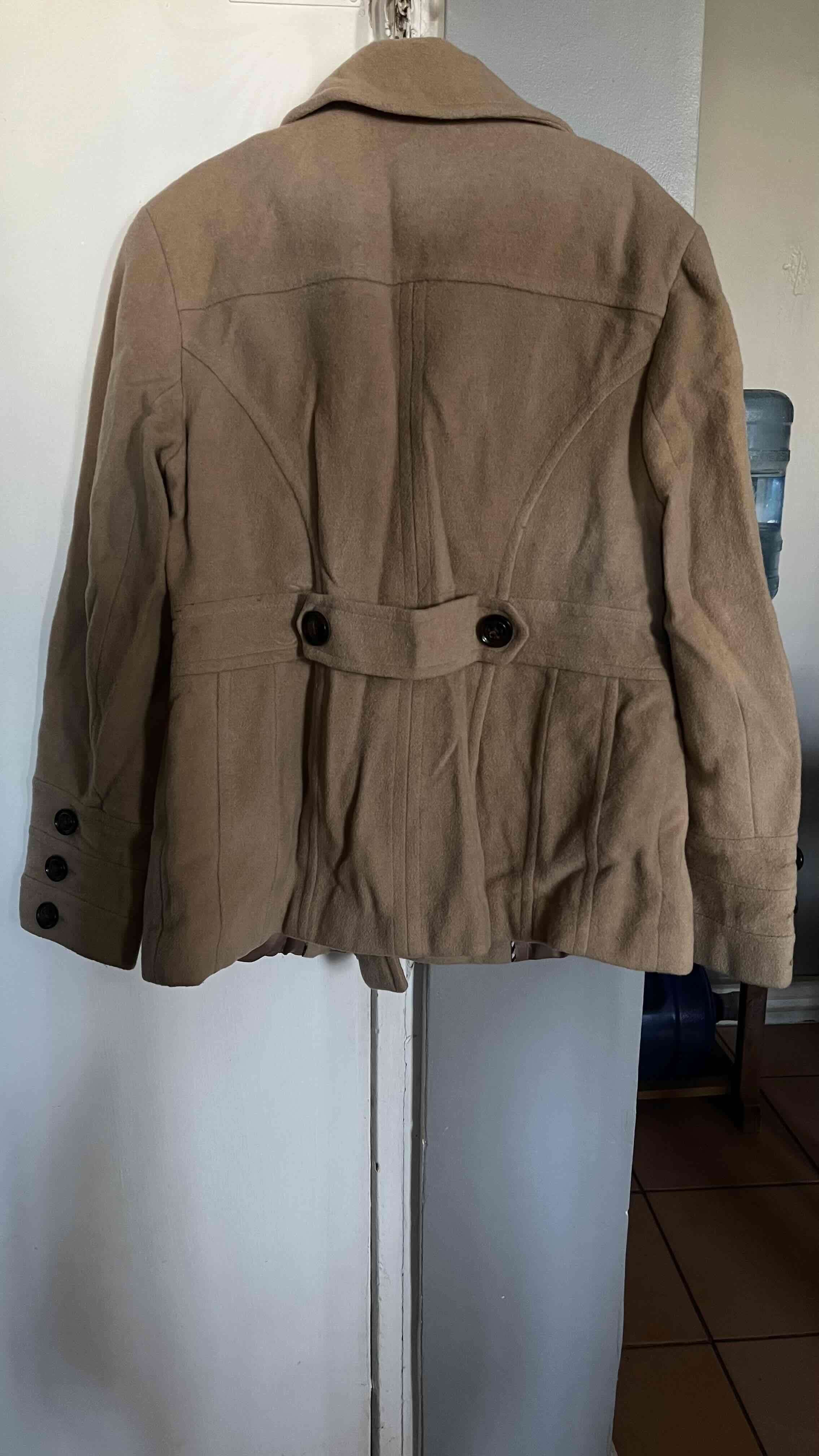 Abrigo largo marrón elegante - miniatura 4