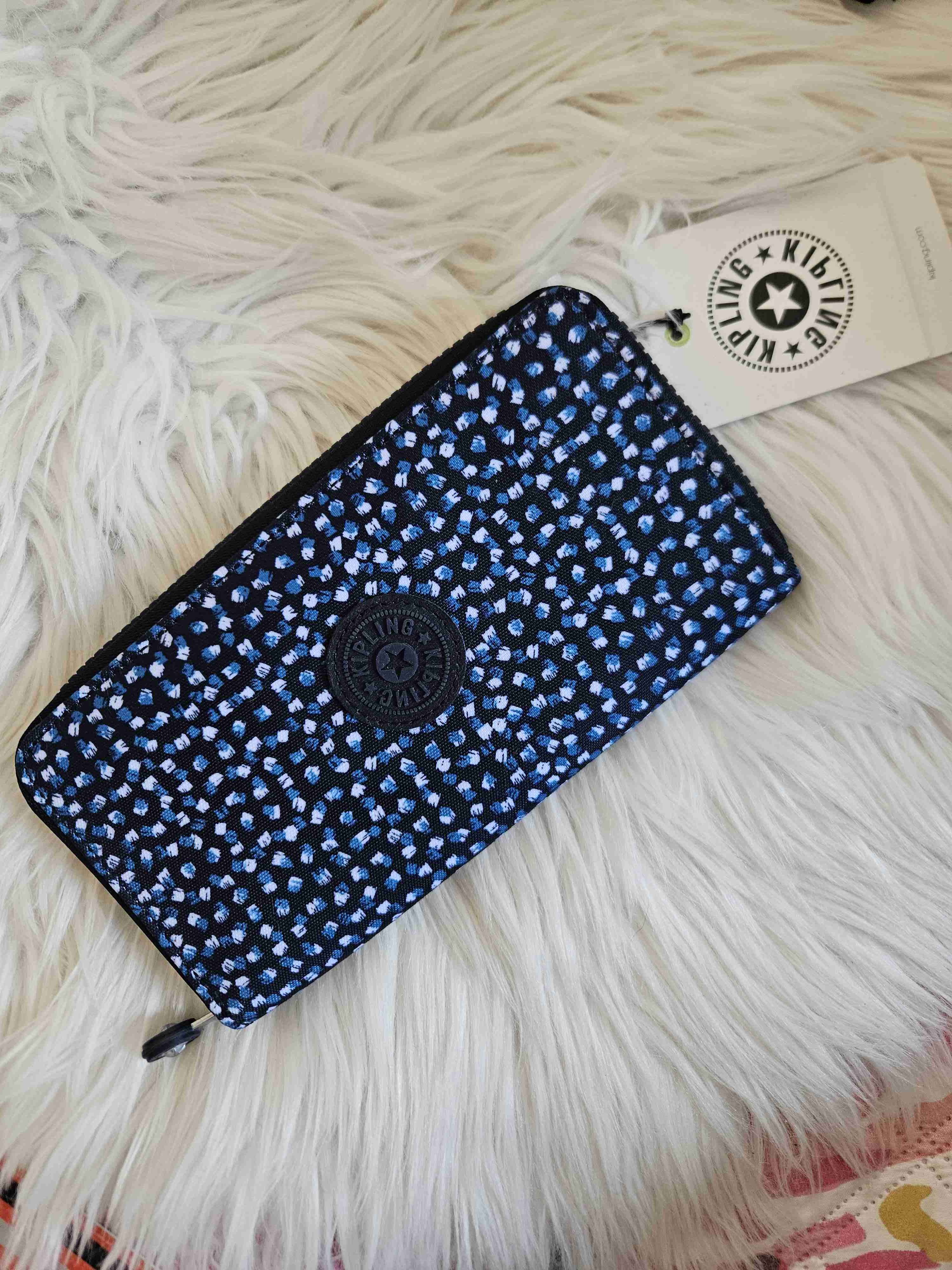 Billetera Kipling azul estampada
