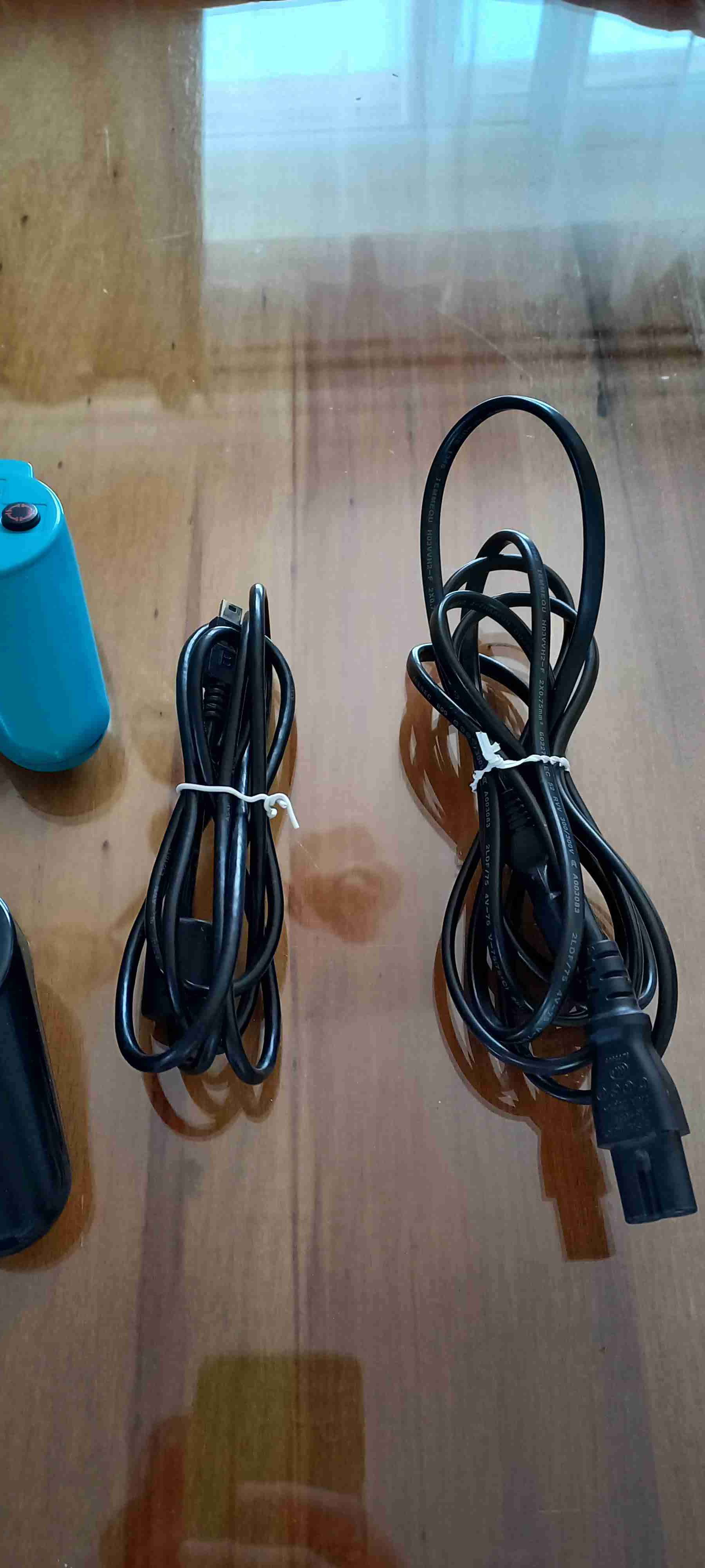 Consola PS3 con dos controles - miniatura 4