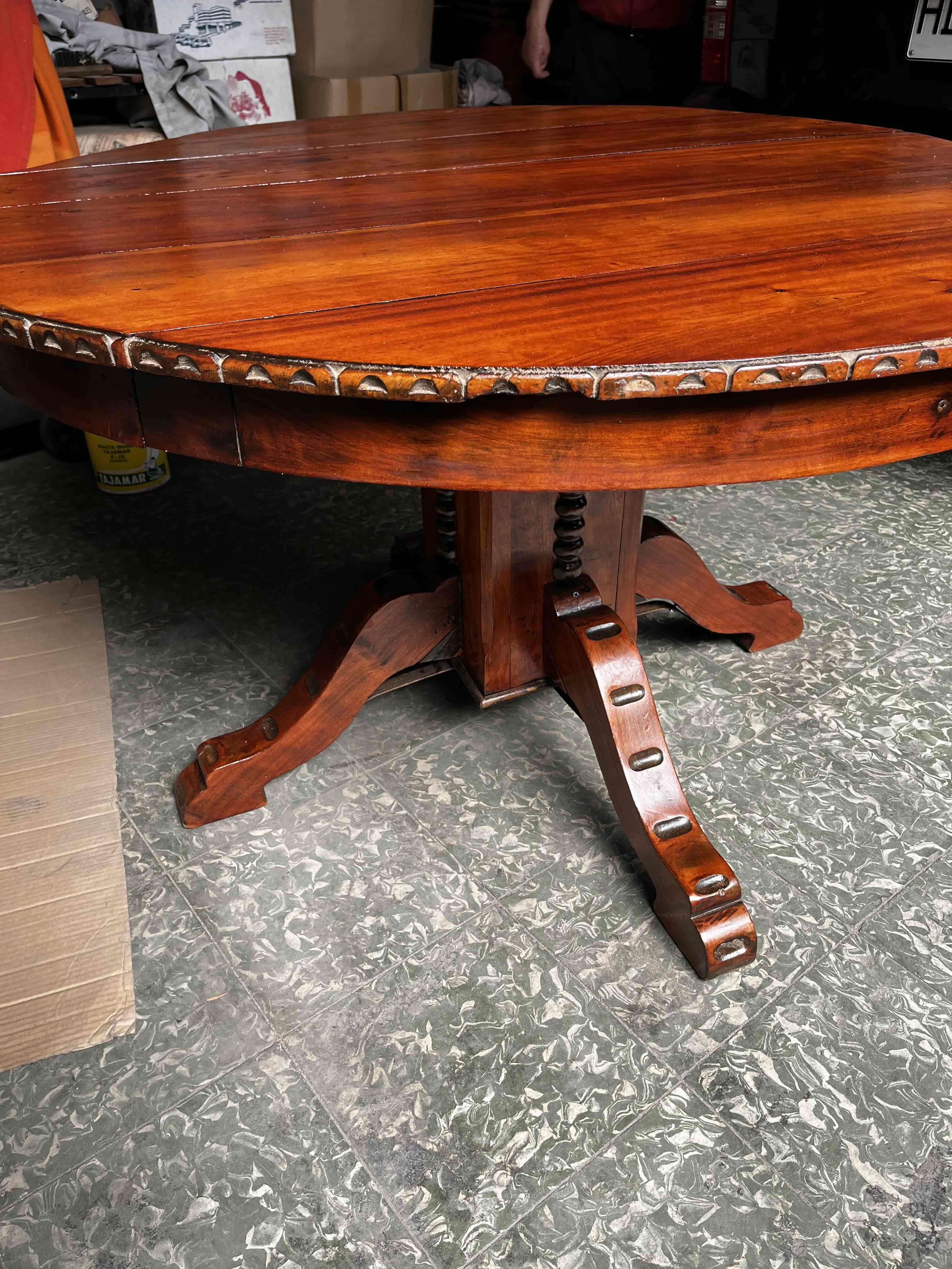 Mesa redonda de madera - miniatura 4