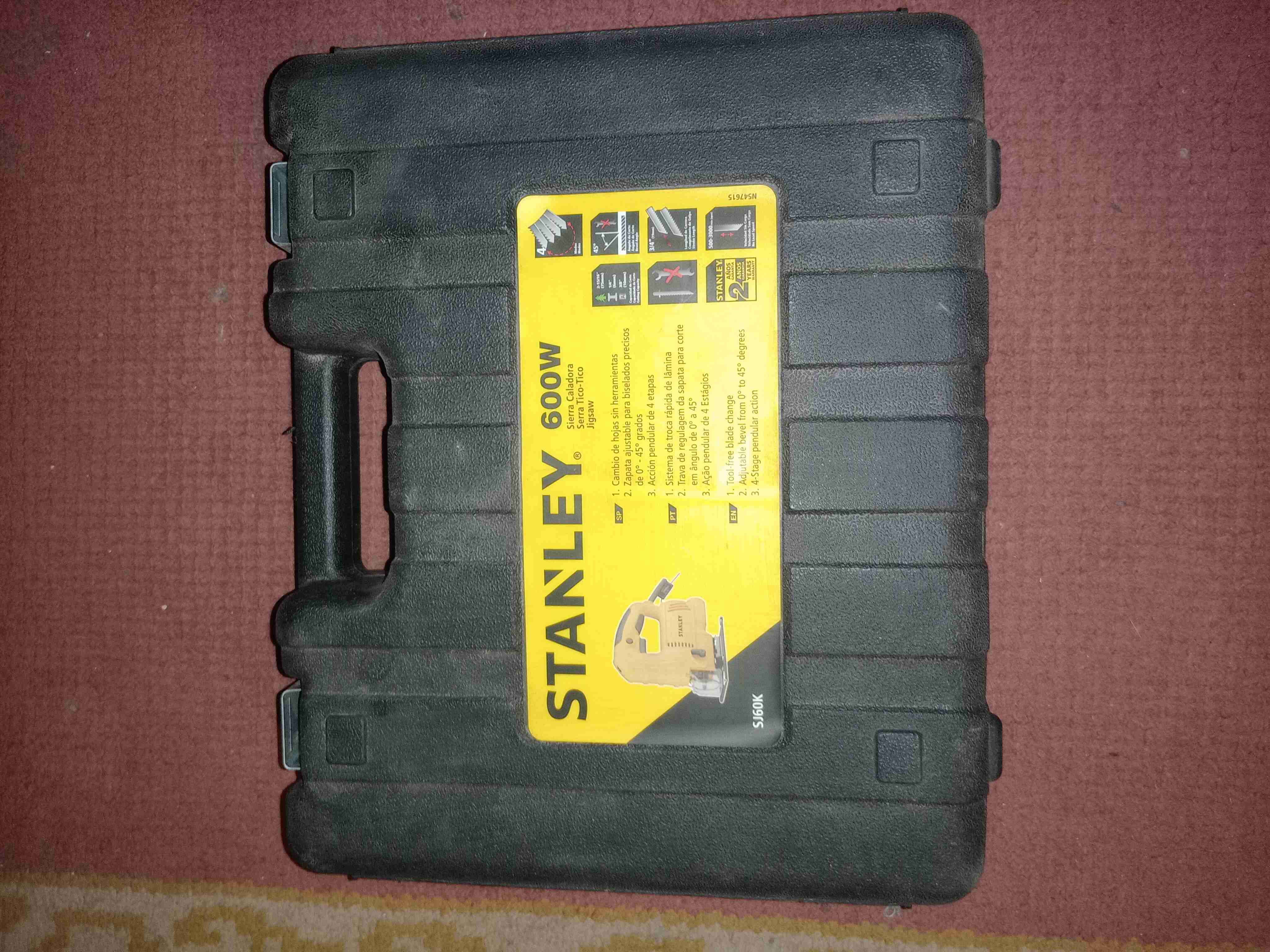 Sierra caladora Stanley 600W