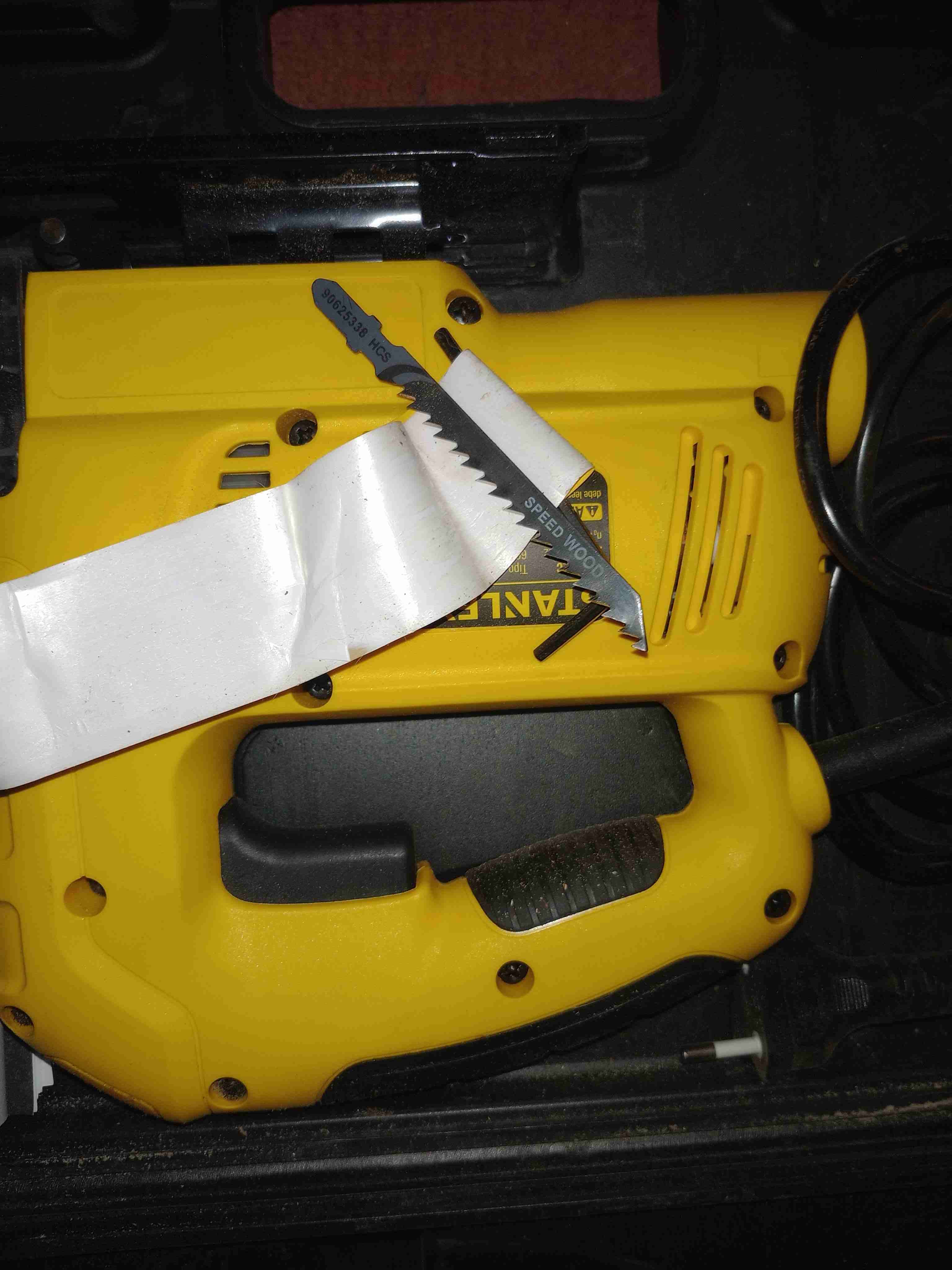 Sierra caladora Stanley 600W - miniatura 3