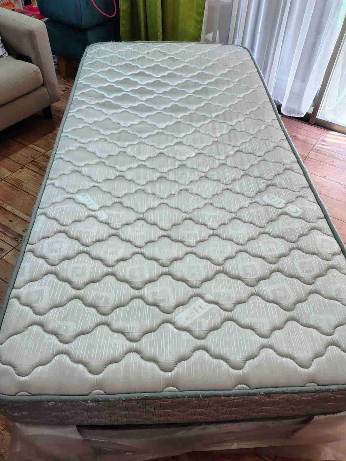 Cama y base Celta - miniatura 3