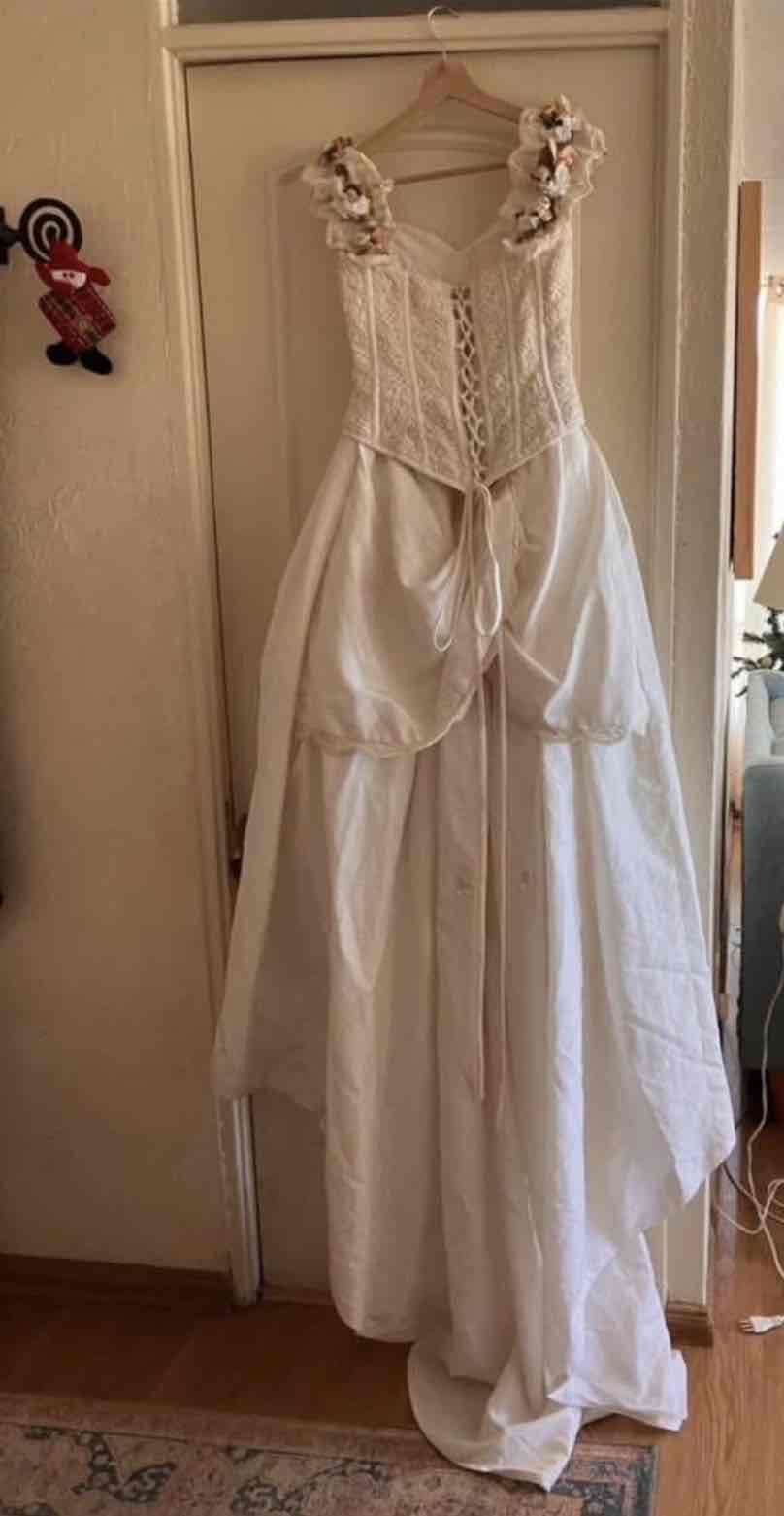 Vestido de novia blanco elegante - miniatura 2