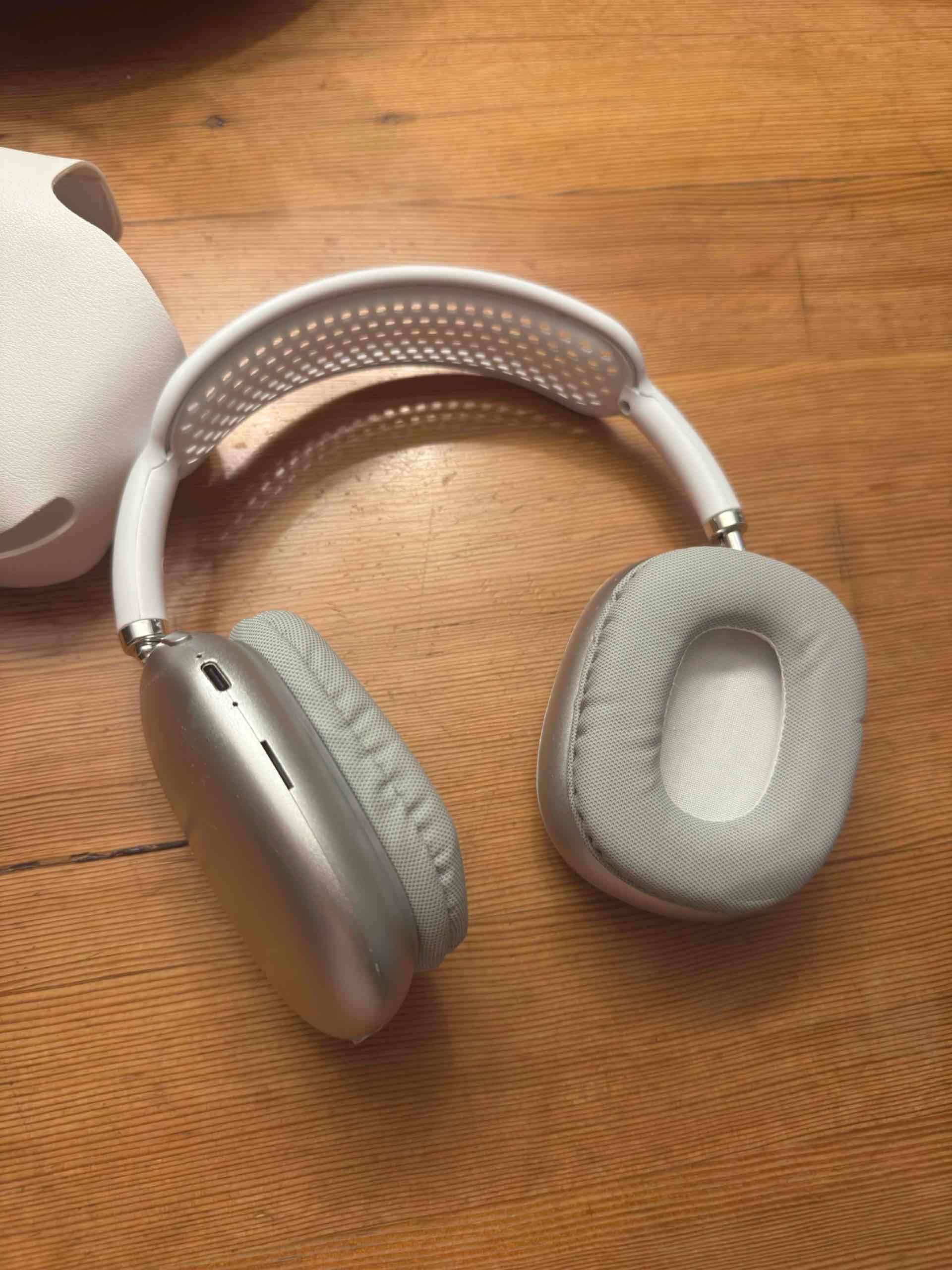 Audífonos bluetooth blancos