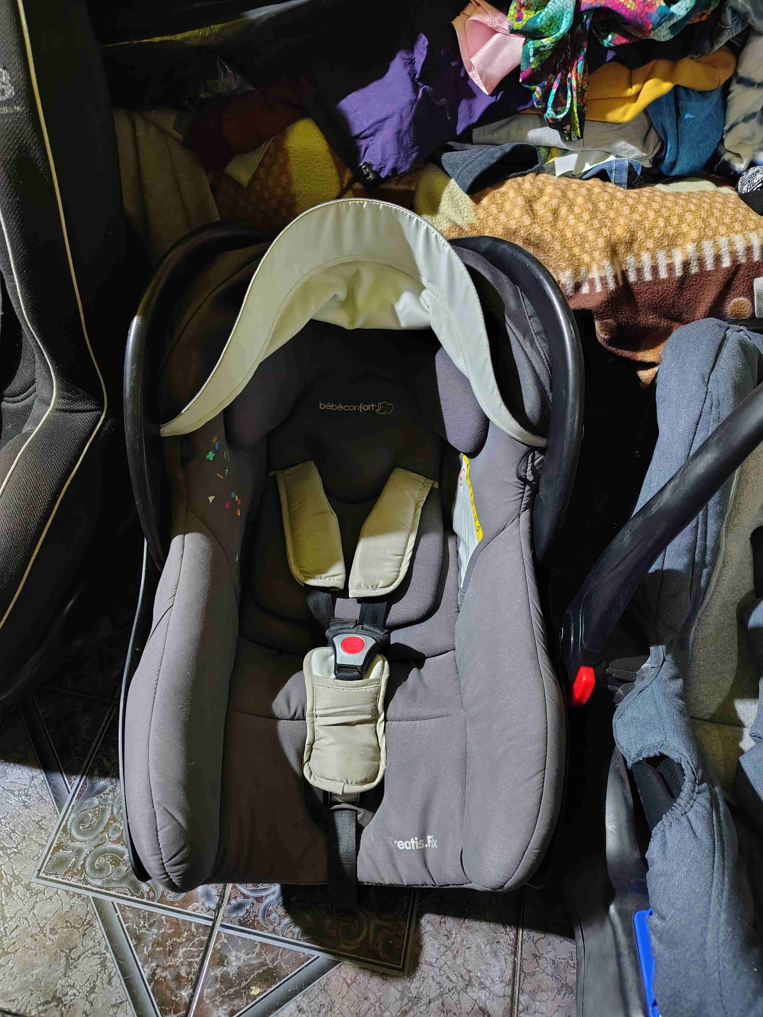 Silla de auto para bebé - miniatura 4