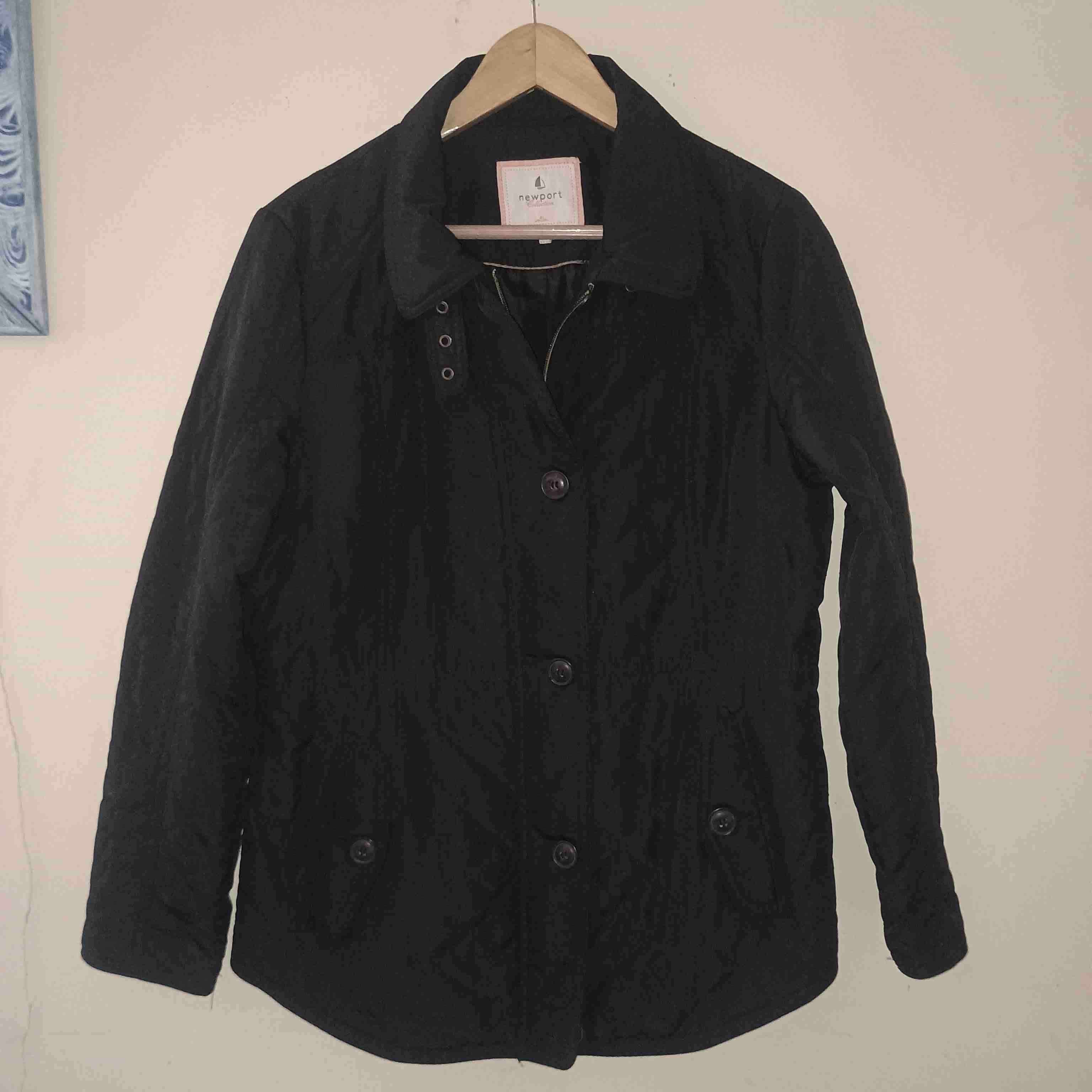 Chaqueta negra acolchada - miniatura 2