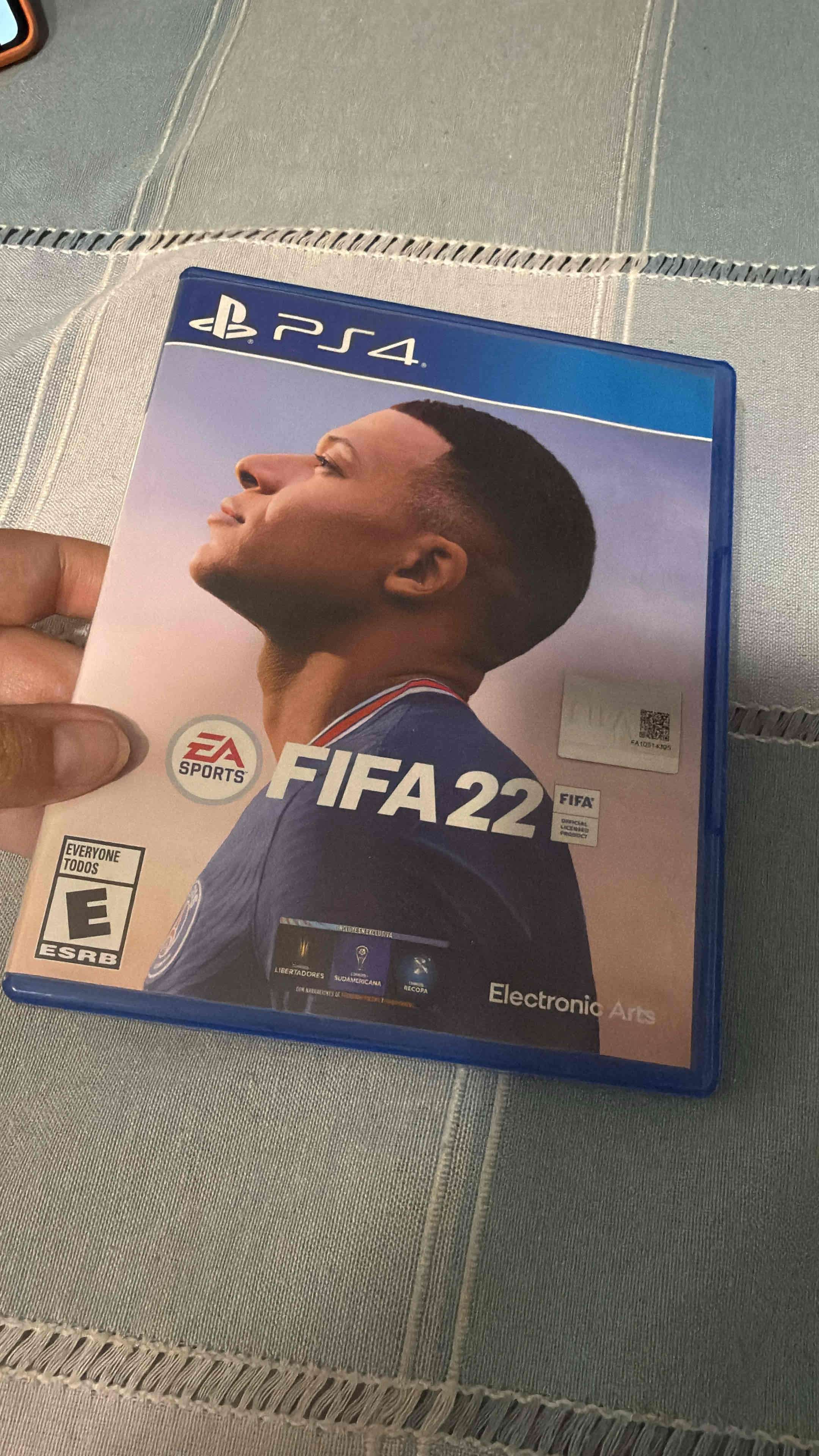 Consola PS4 con dos controles + FIFA 22 - miniatura 3