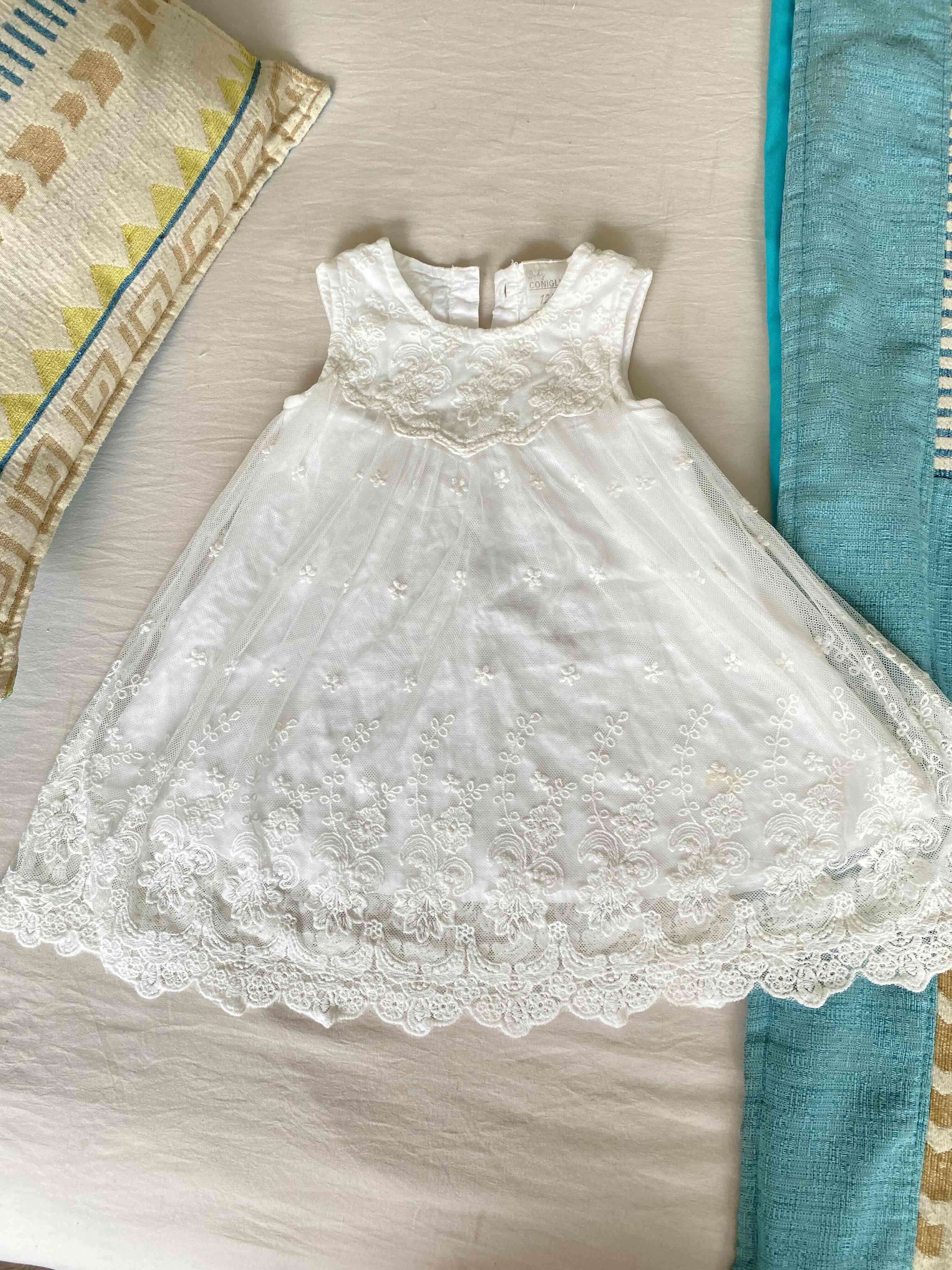 Vestido blanco bebé bordado
