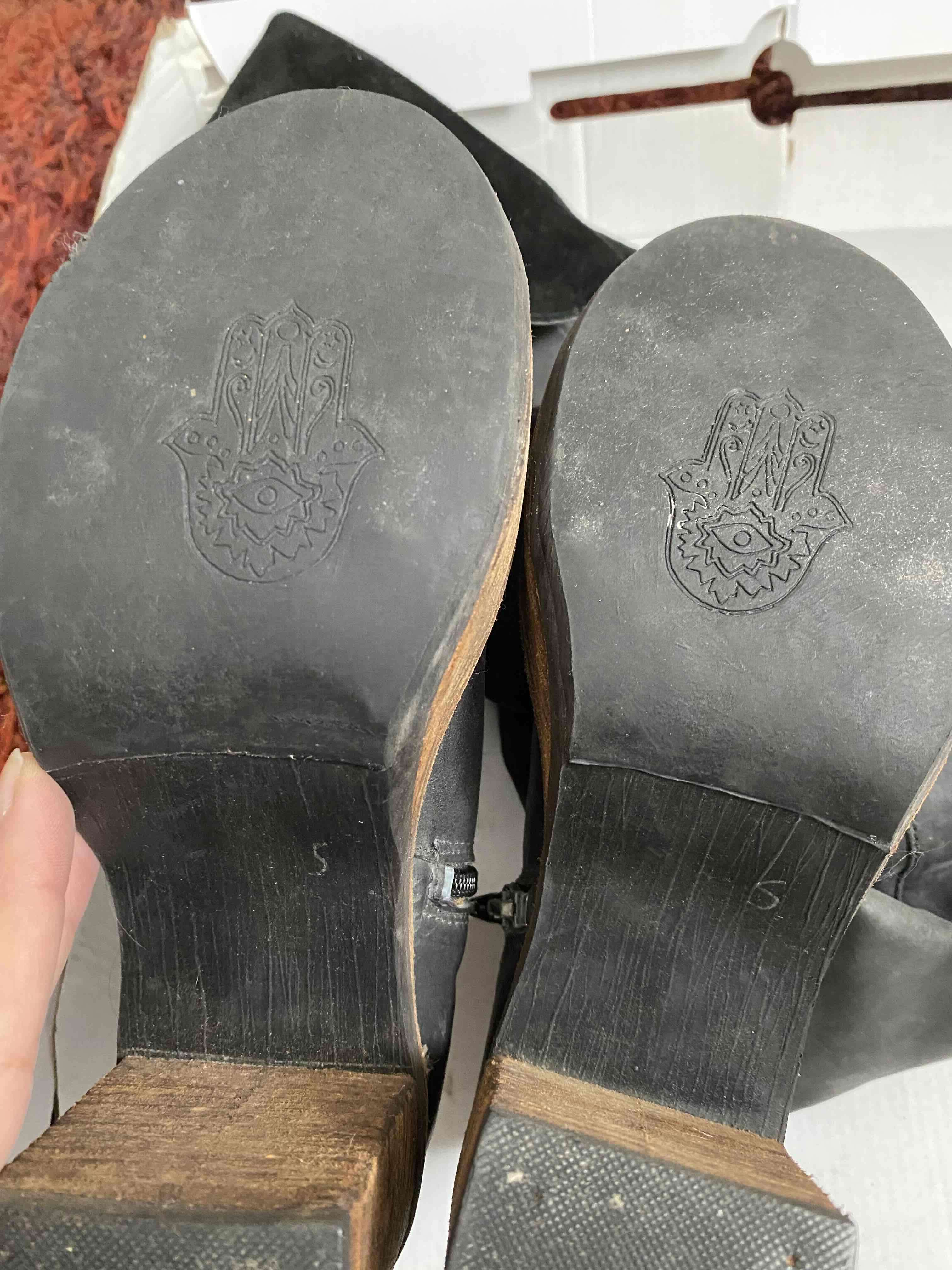 Botas Marca Romano negras de cuero con taco - miniatura 4