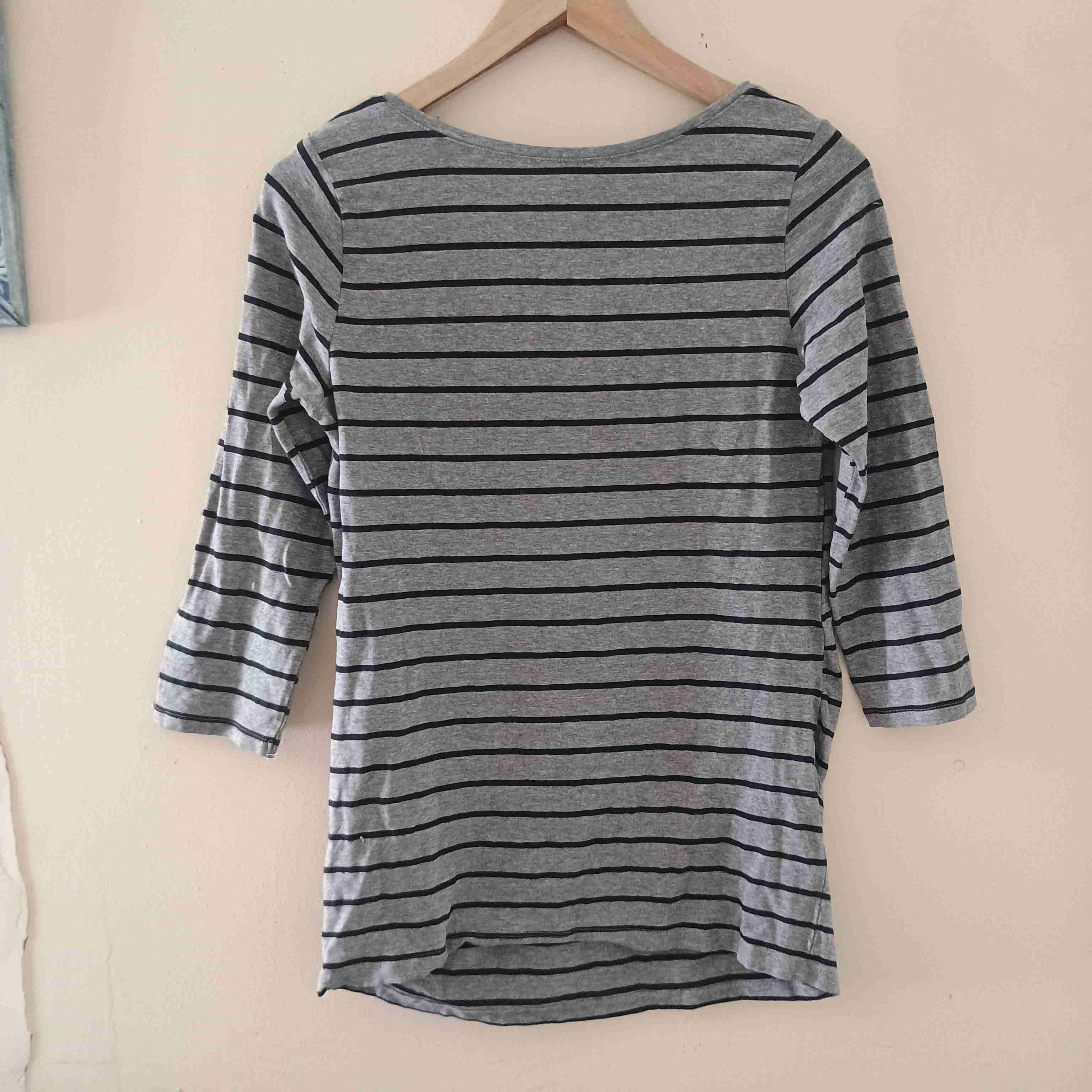 Polera rayada gris - miniatura 4