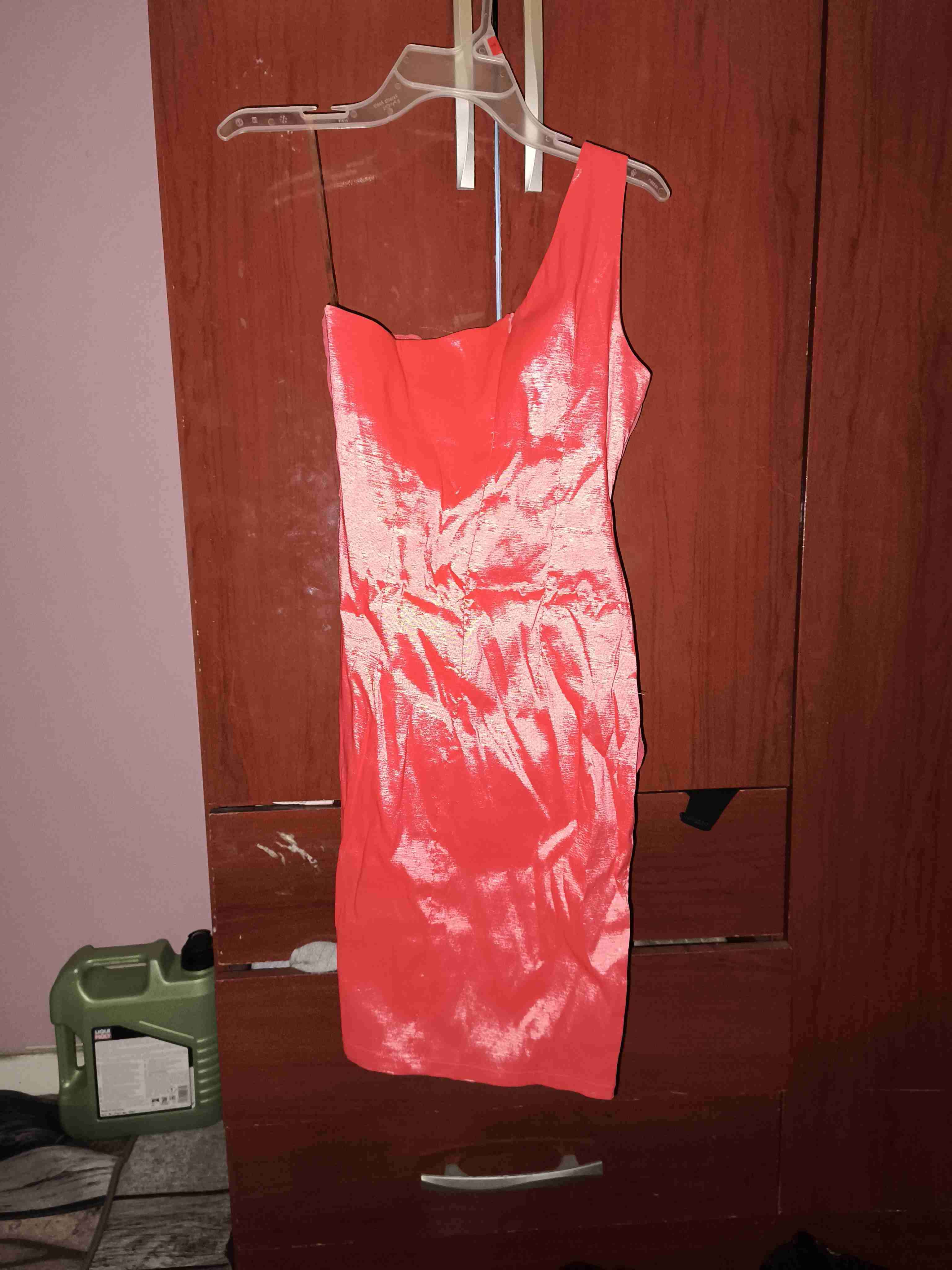 Vestido fucsia un hombro - miniatura 2