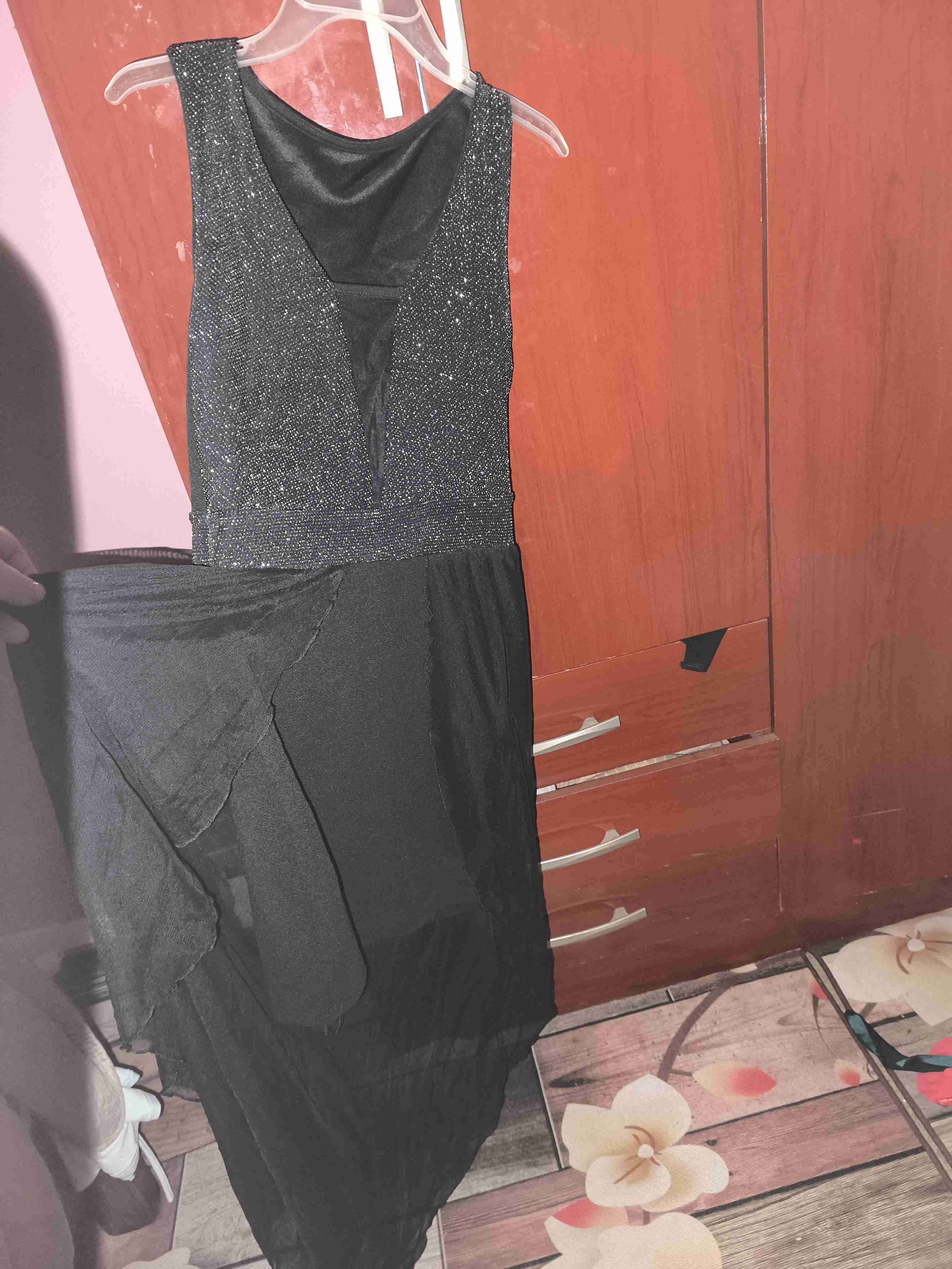 Vestido negro con brillos - miniatura 3