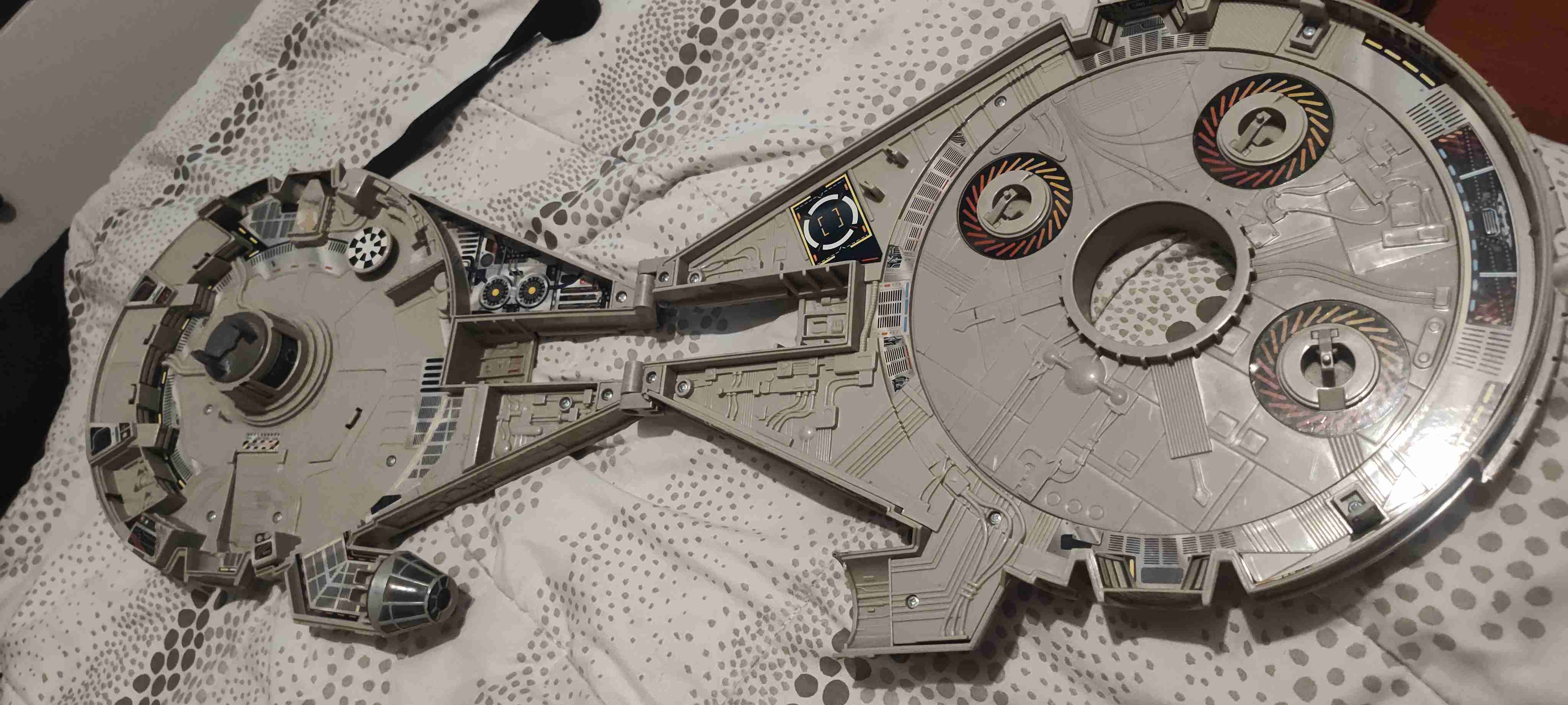 Nave Halcón Milenario de juguete - miniatura 2