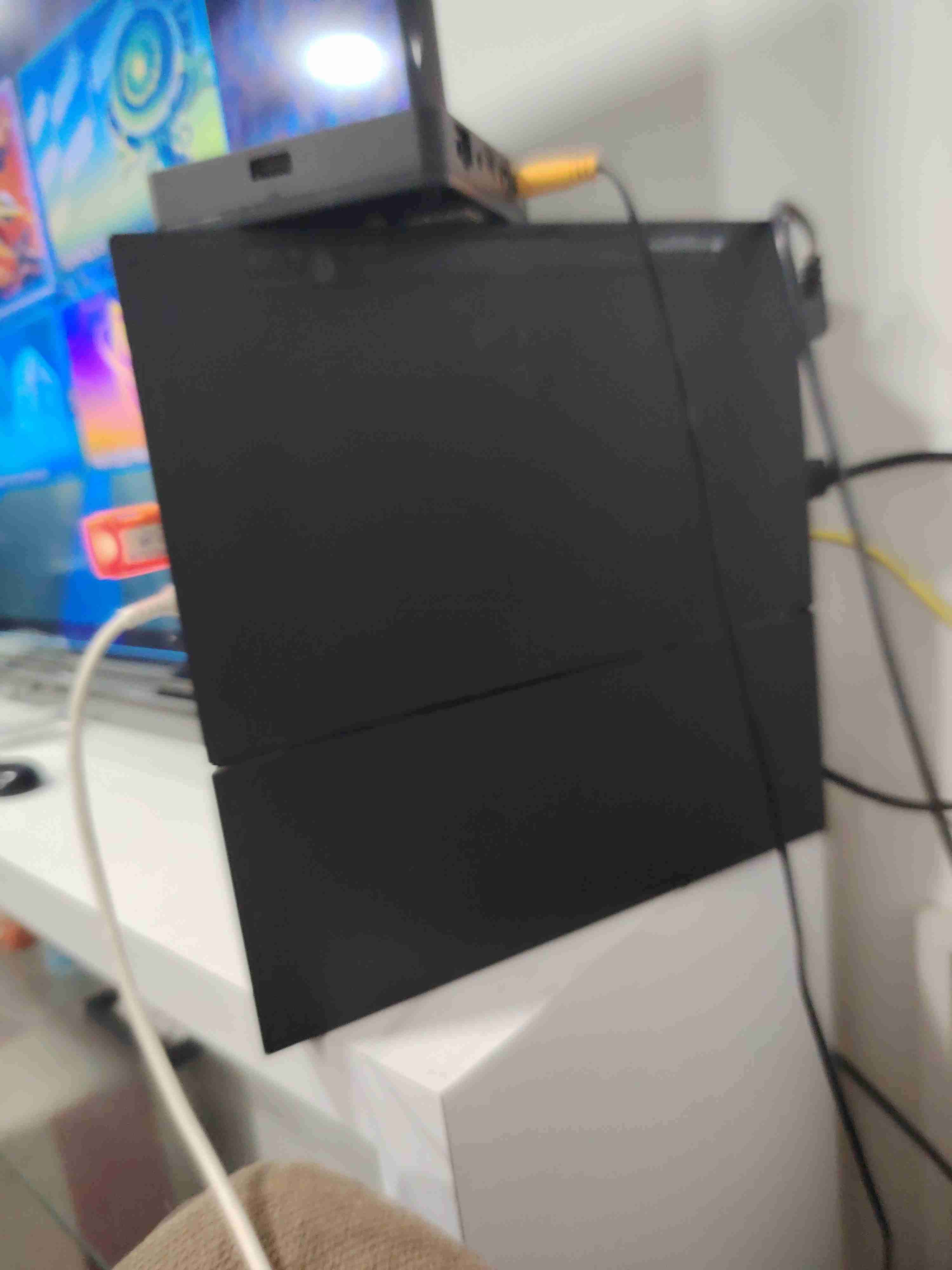 Consola PS4 en buen estado - miniatura 2