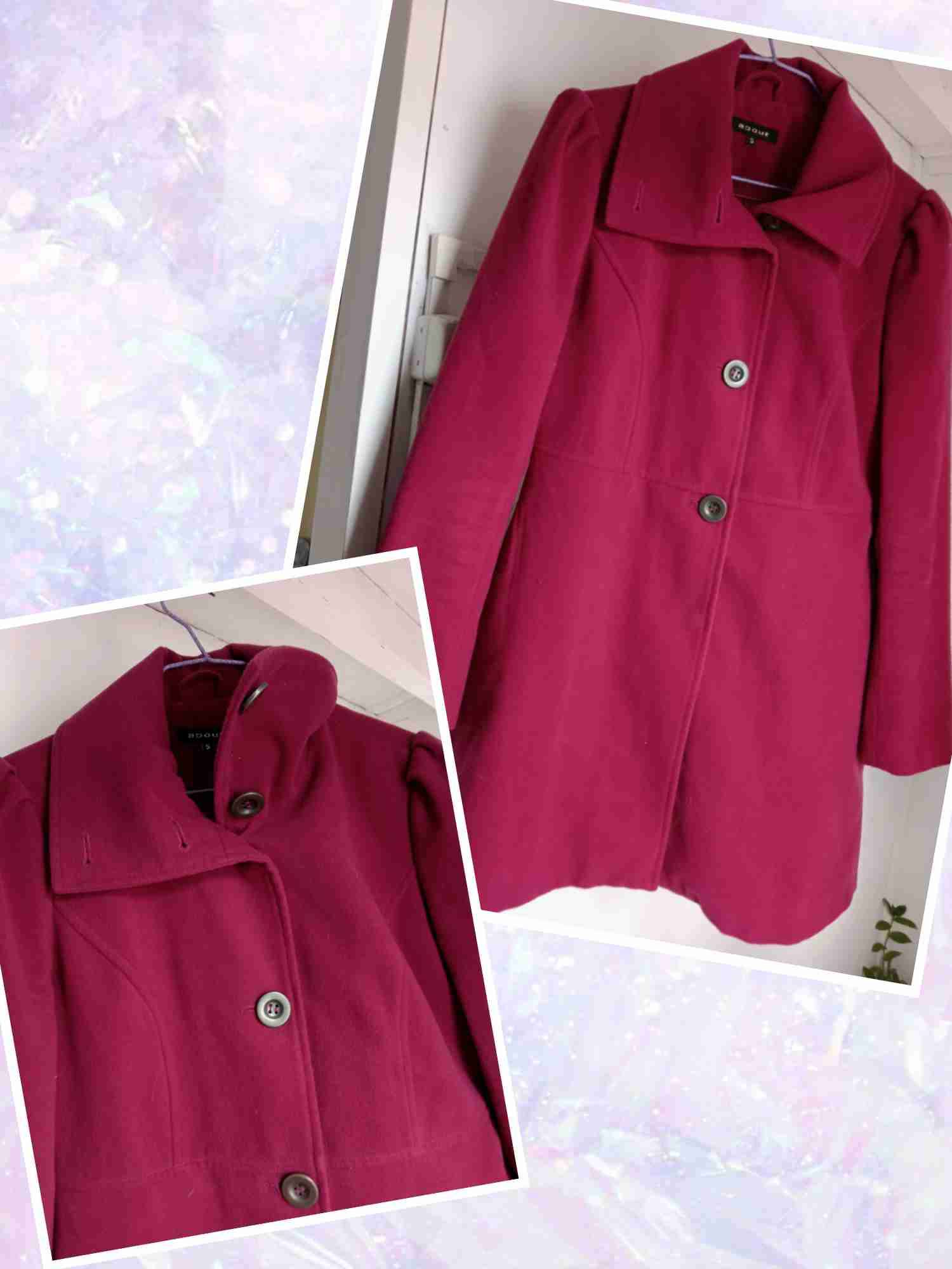 Abrigo burdeo de botonadura