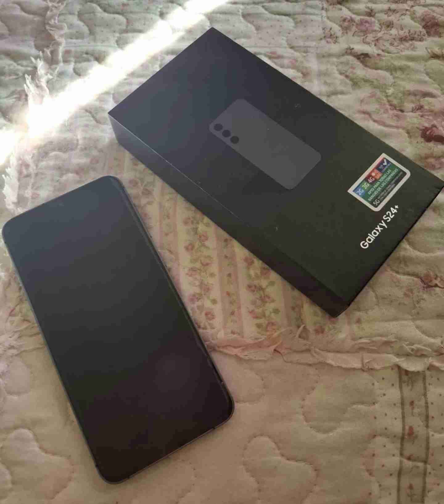 Samsung Galaxy S24+ en caja