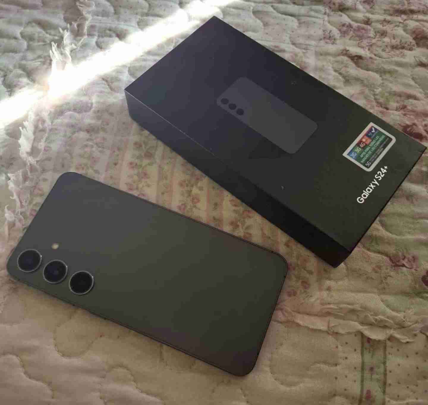 Samsung Galaxy S24+ en caja - miniatura 2