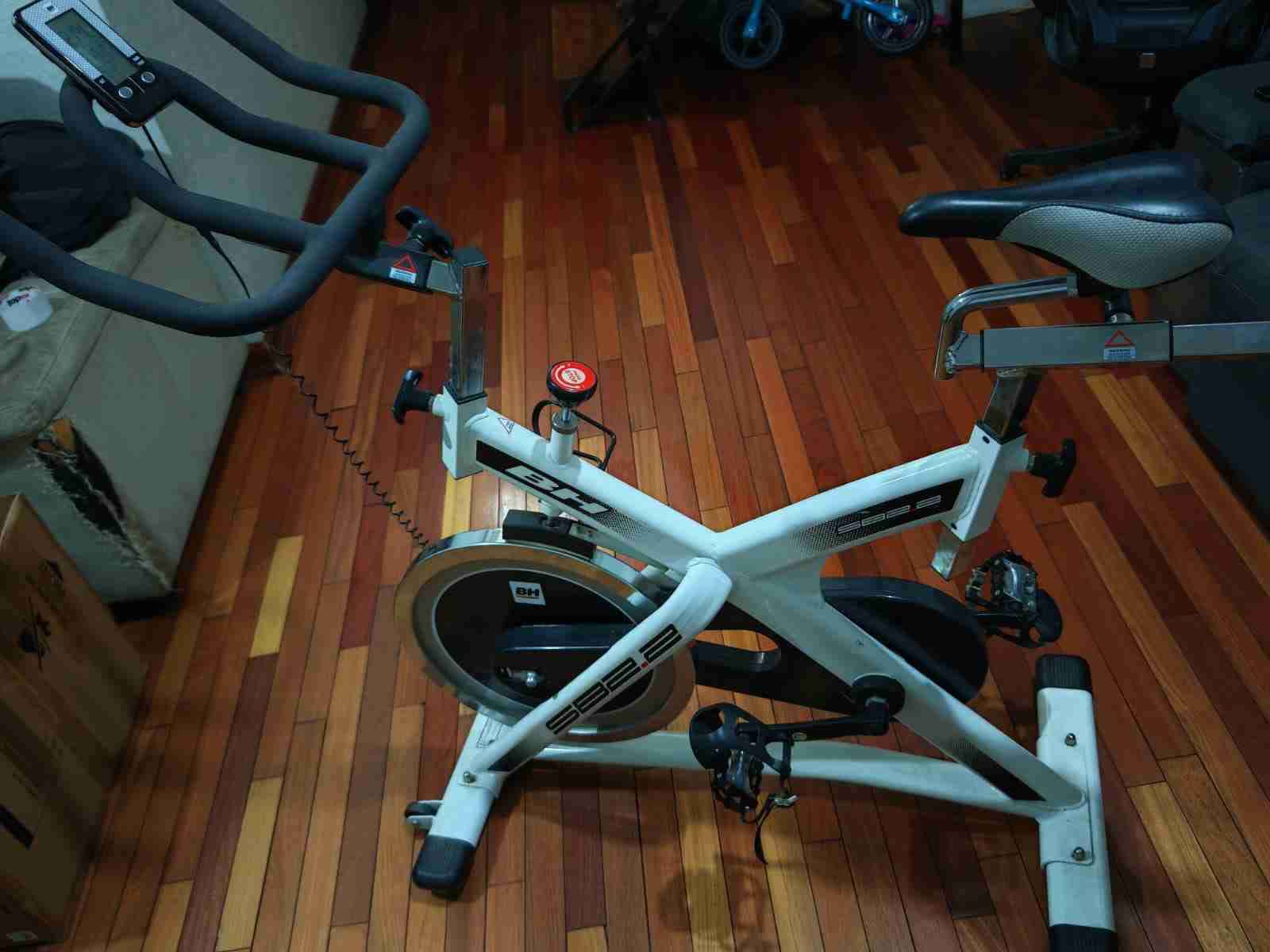 Bicicleta Spinning Bh Sb2.2 blanca