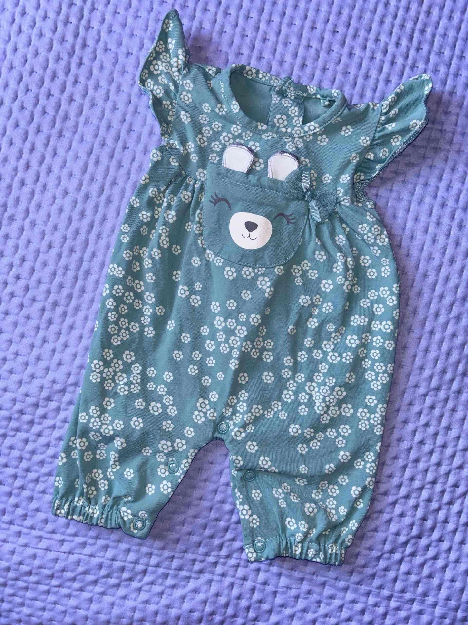 Enterito de bebé verde con estampado