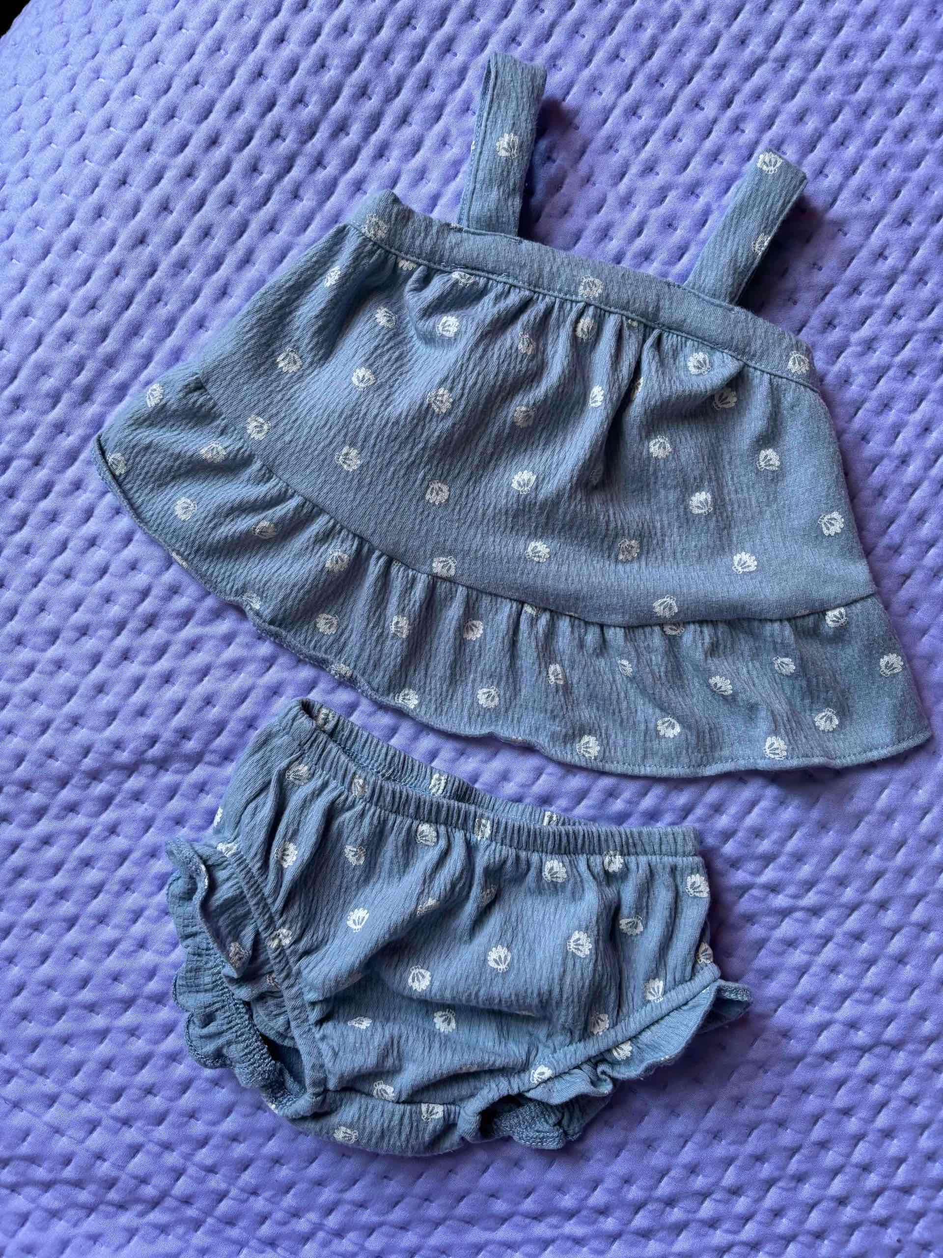 Conjunto bebé azul con flores