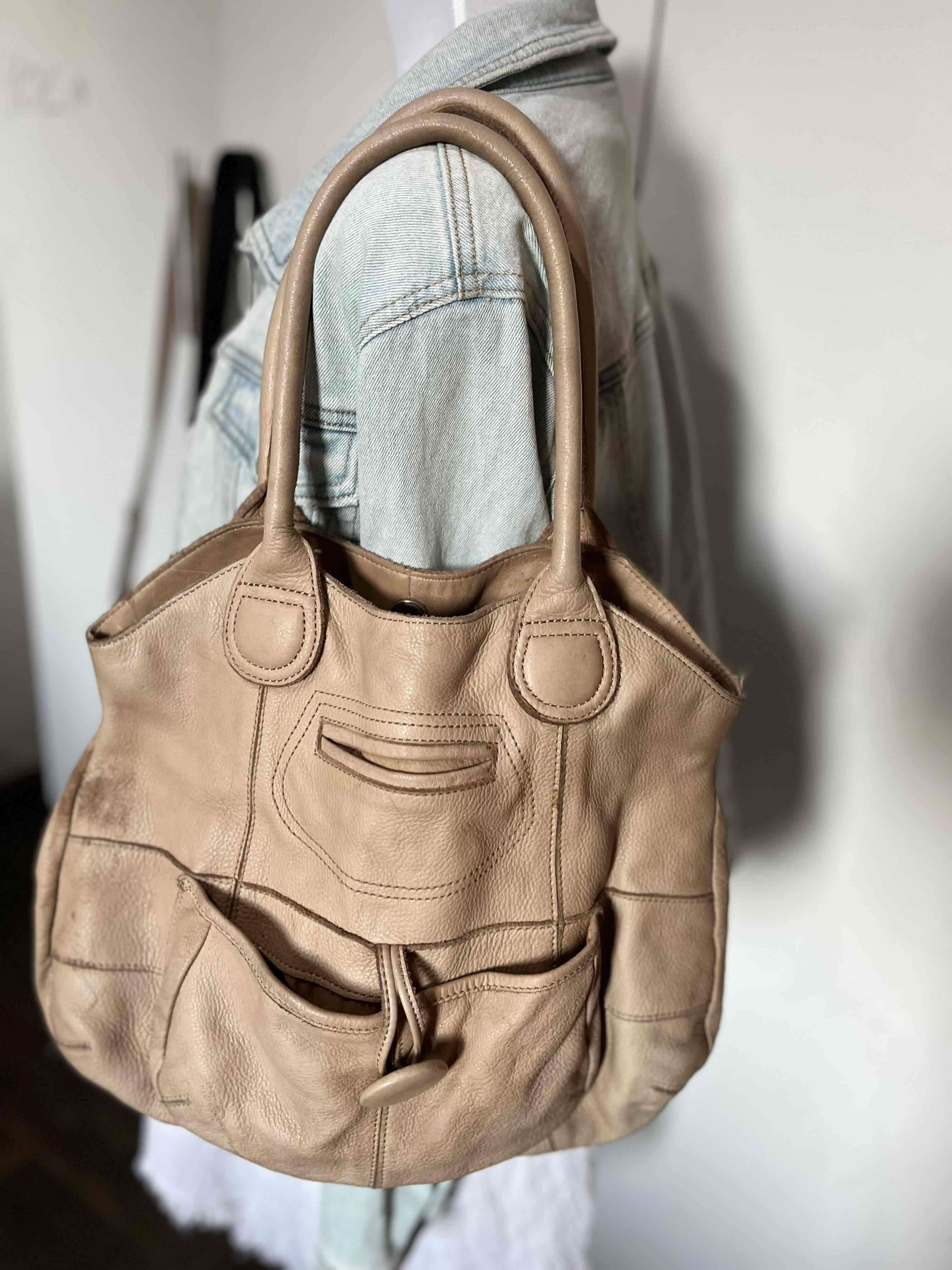 Bolso de cuero beige