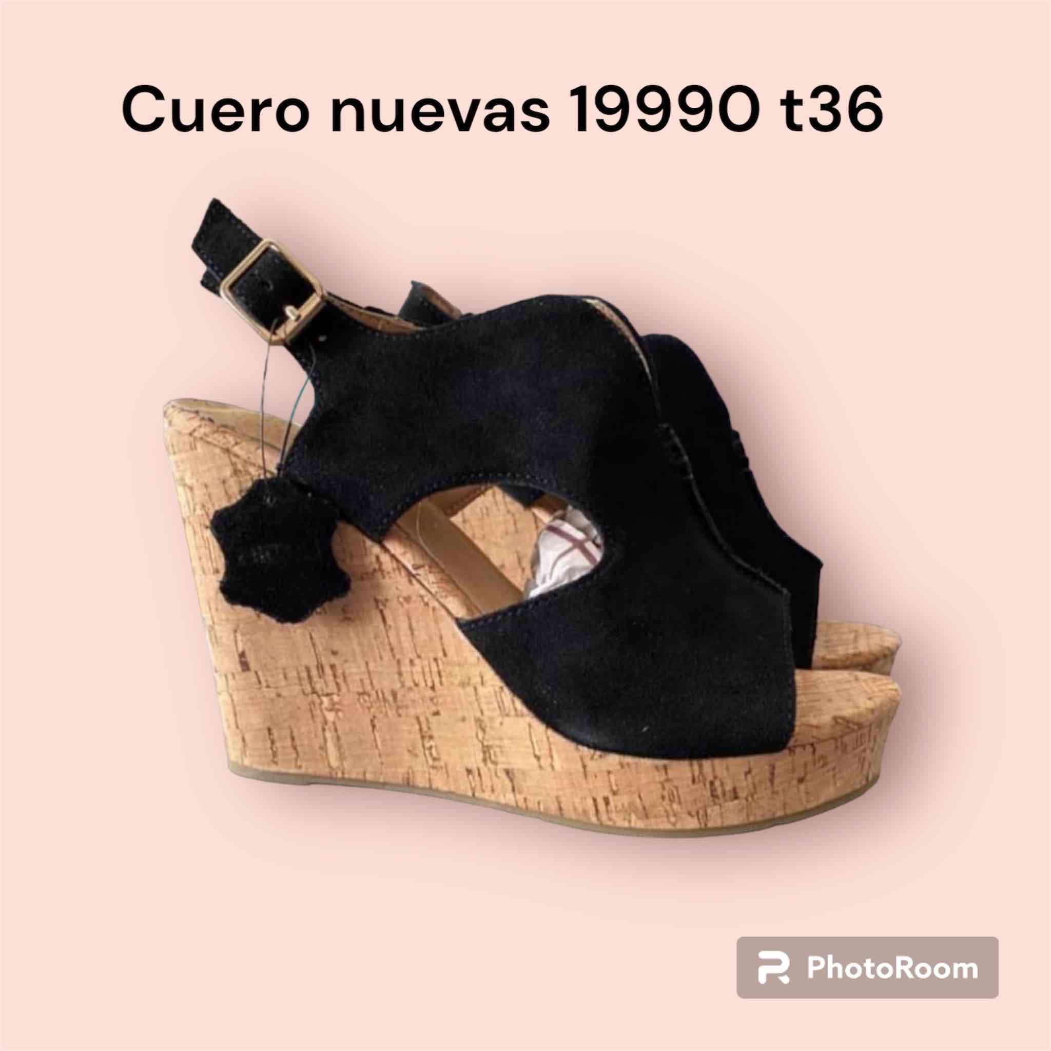 Sandalias de reno negras nuevas