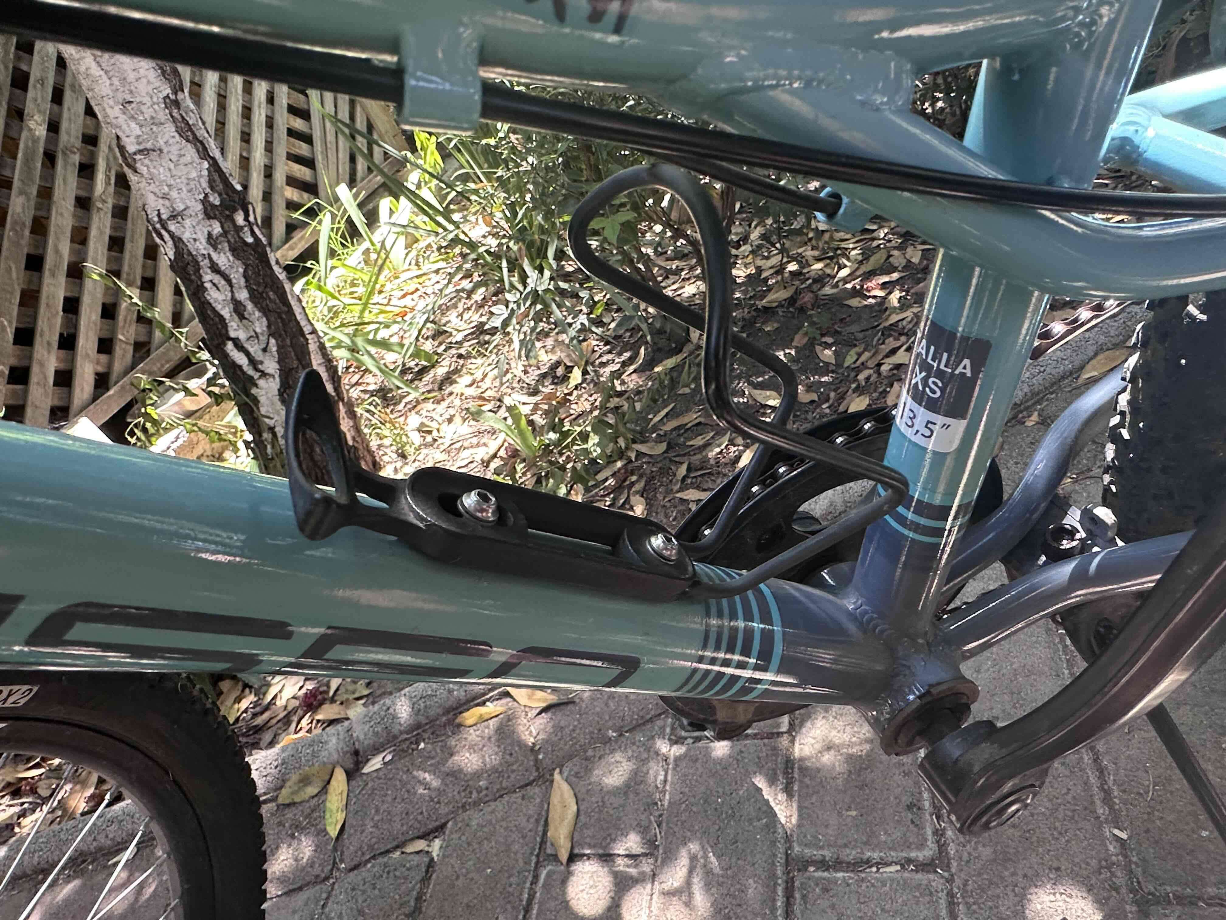 Bicicleta de montaña turquesa - miniatura 2