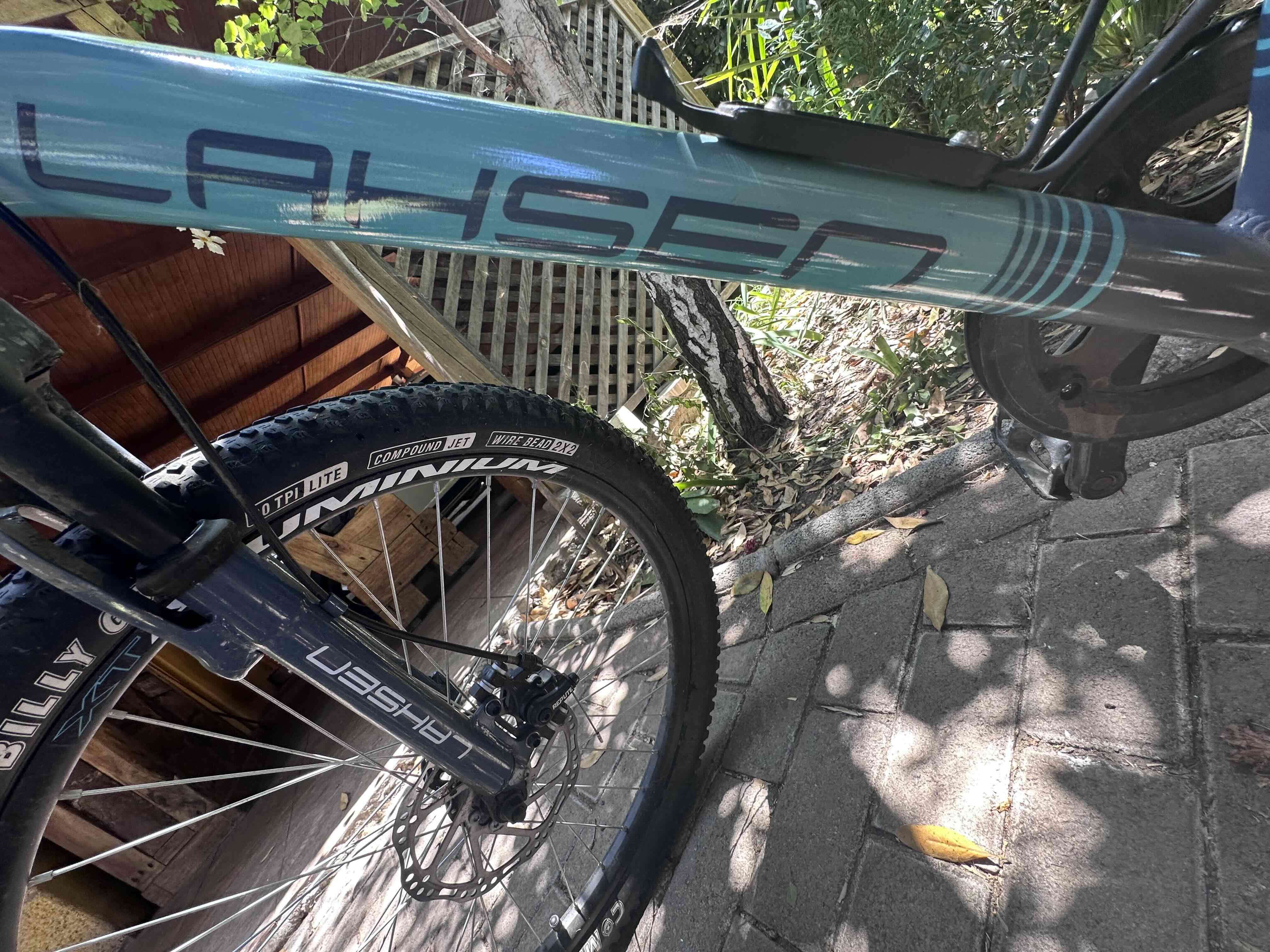 Bicicleta de montaña turquesa - miniatura 5