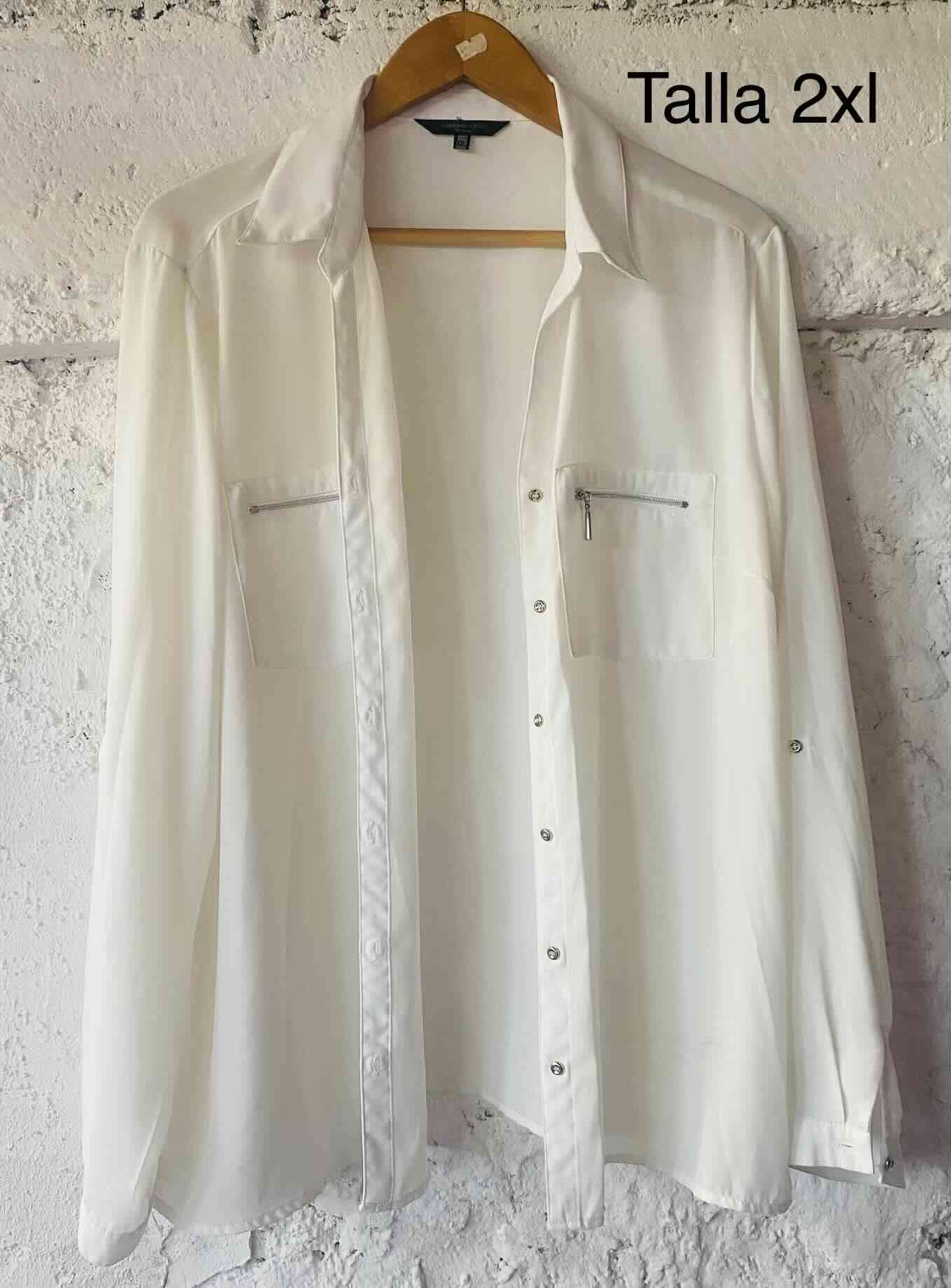 Blusa blanca de mujer