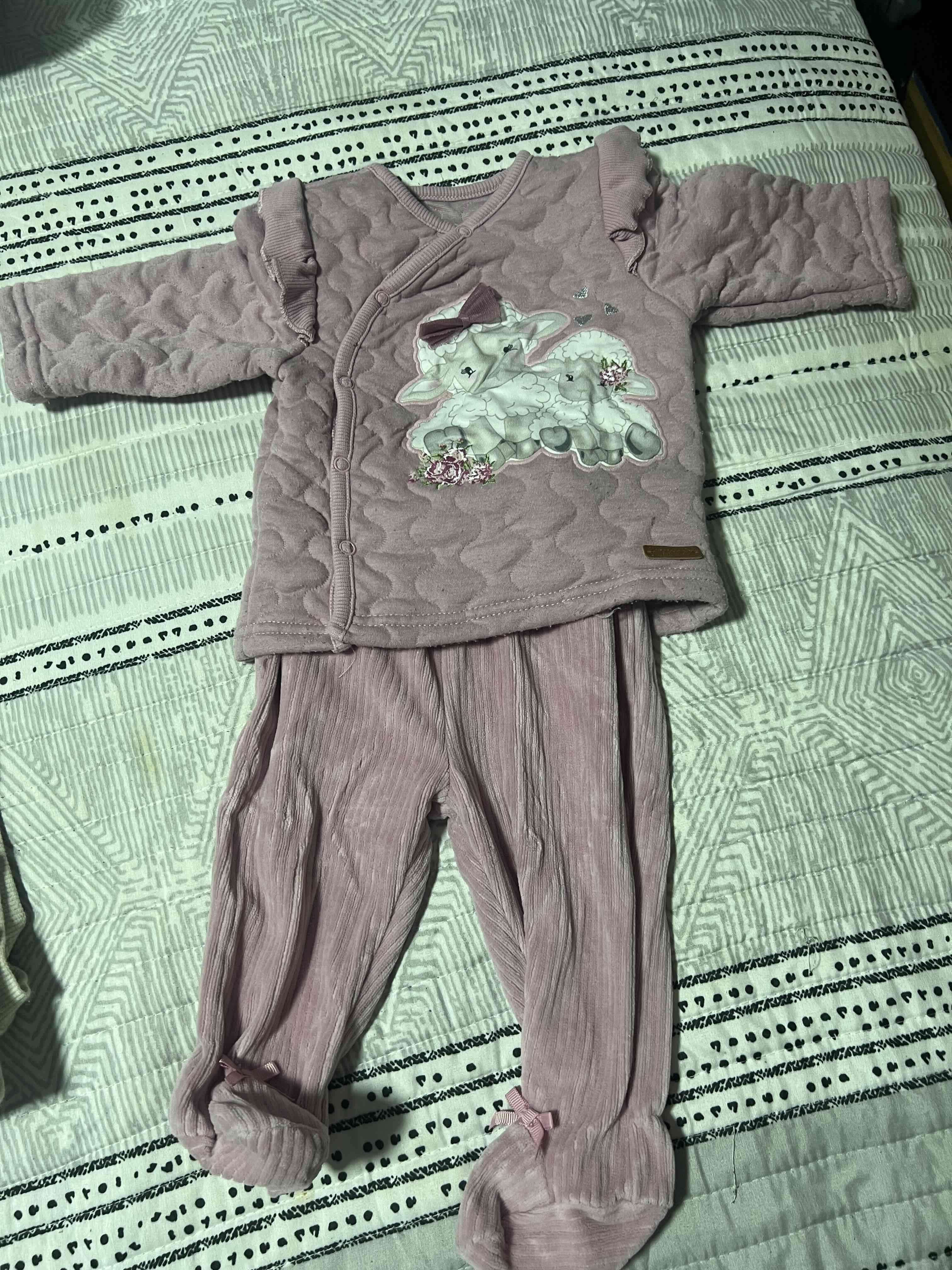 Conjunto limonada  de bebé morado con diseño