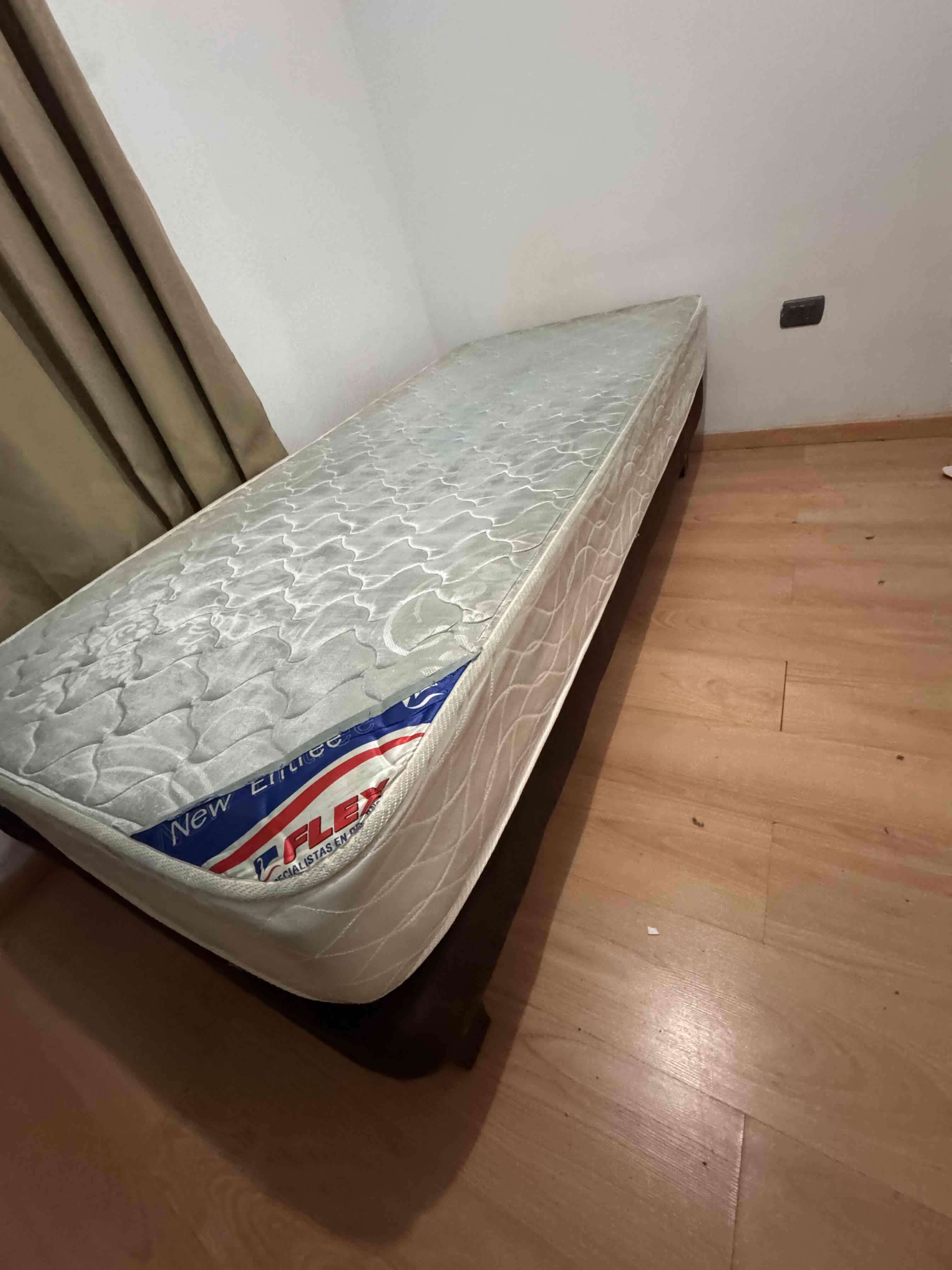 Base de cama con colchón - miniatura 2