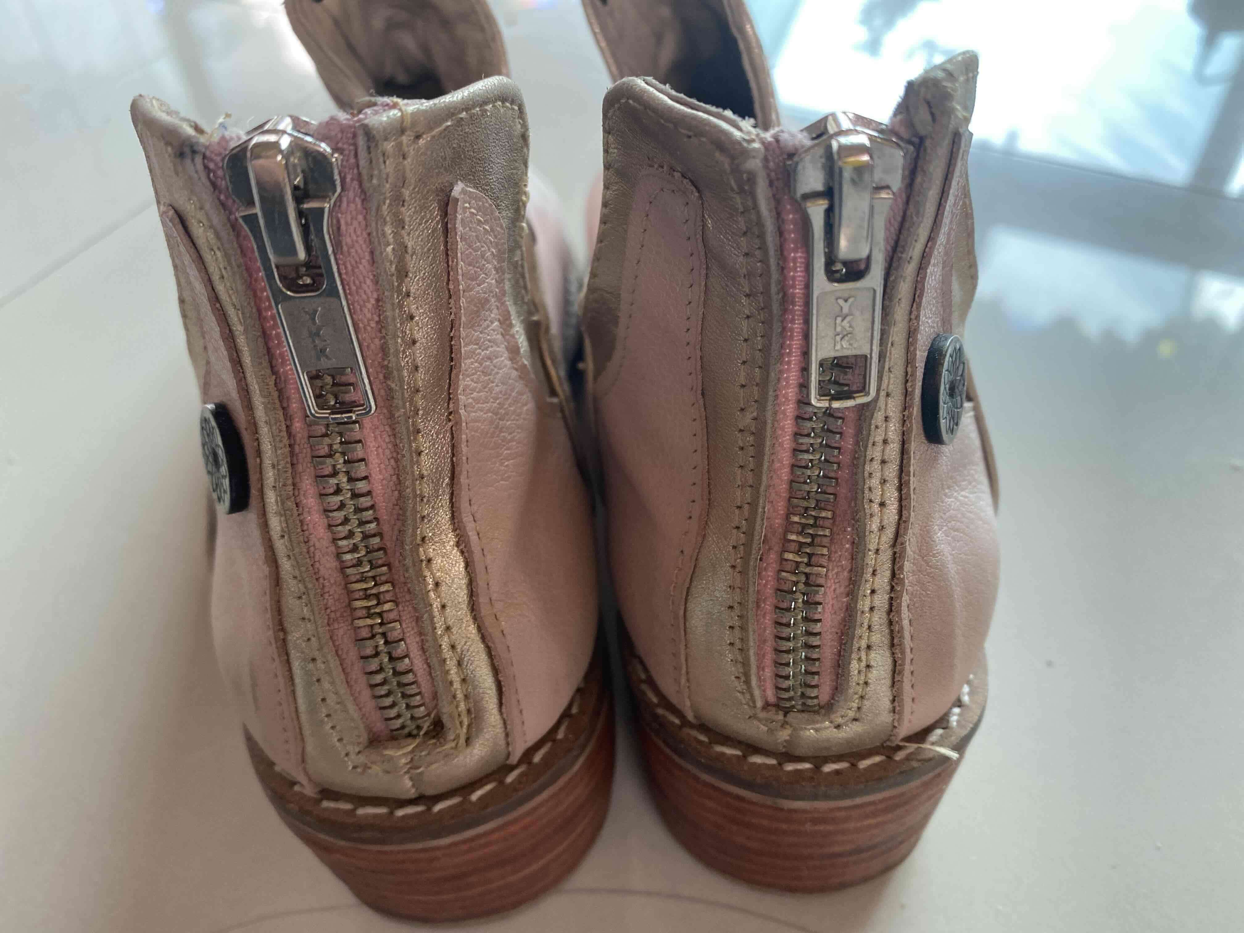 Botines rosados de cuero - miniatura 2