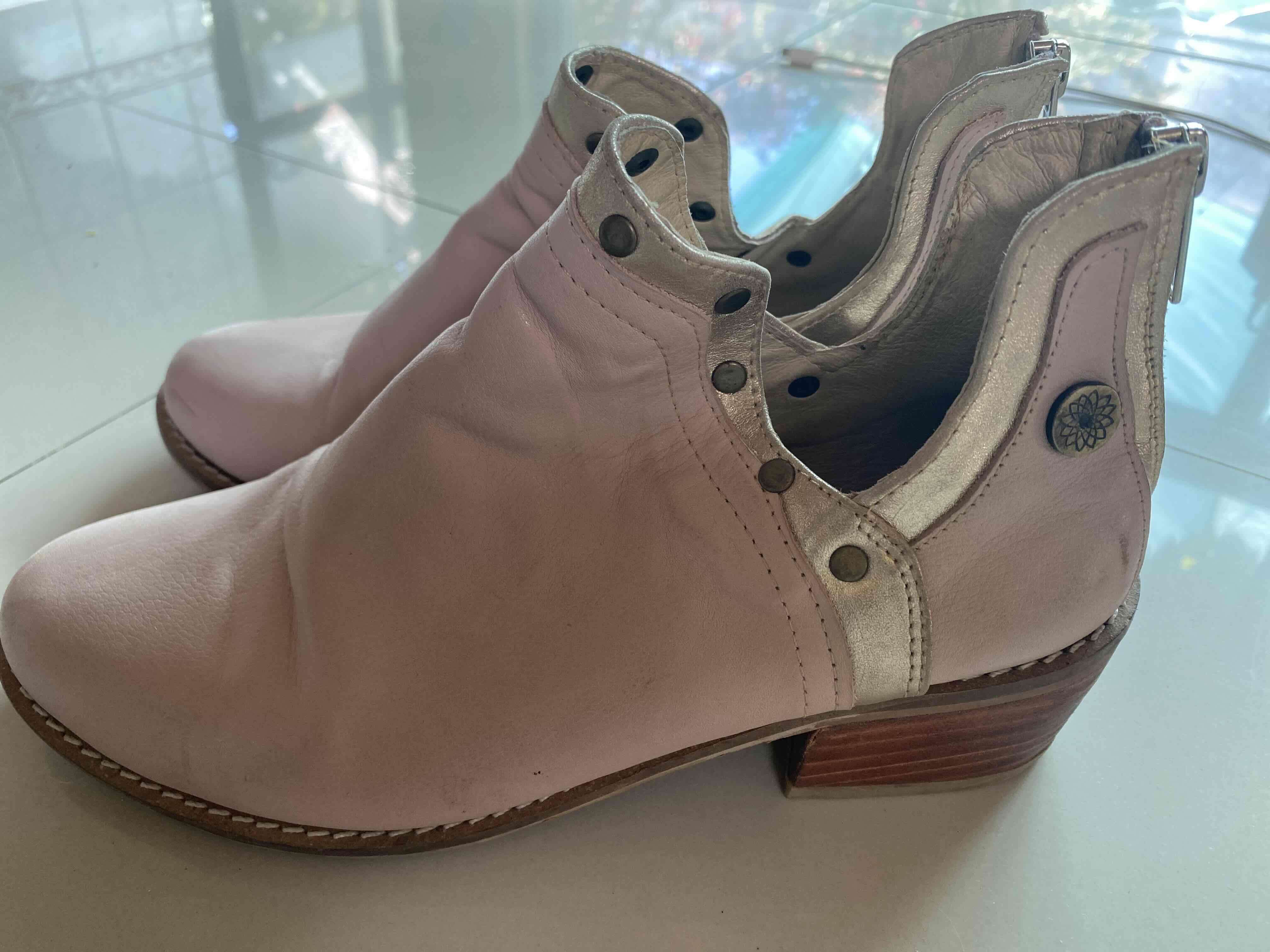 Botines rosados de cuero - miniatura 3