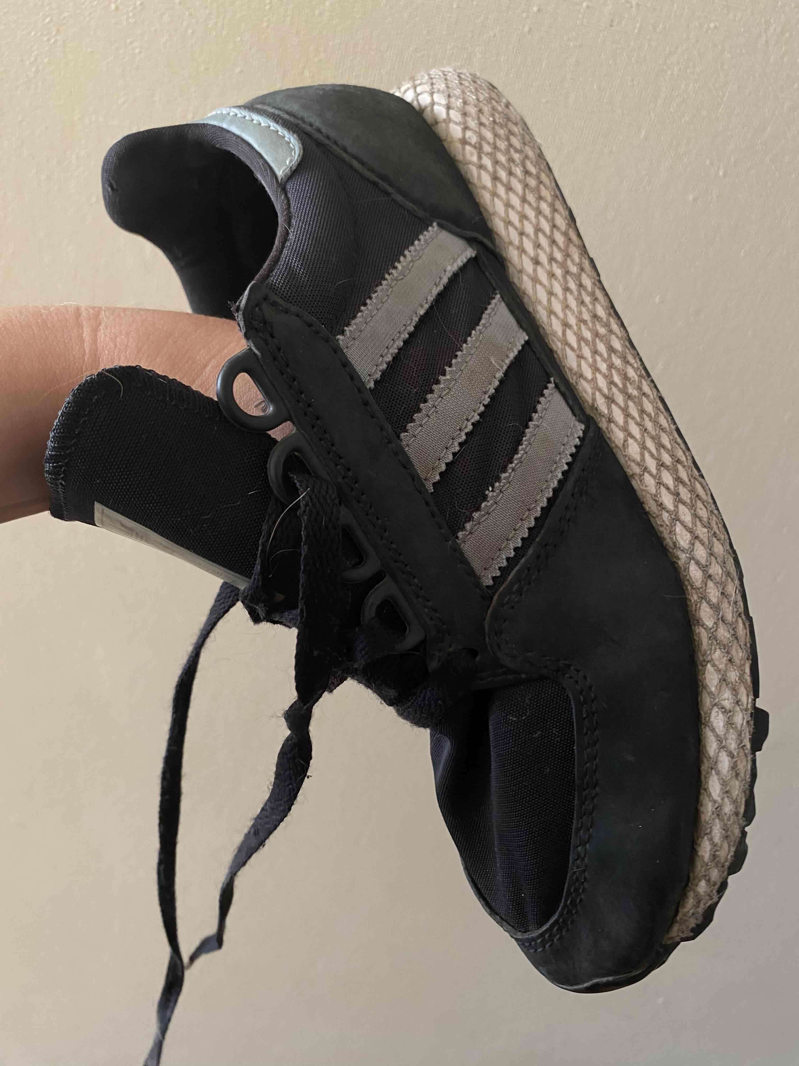 Zapatillas negras deportivas