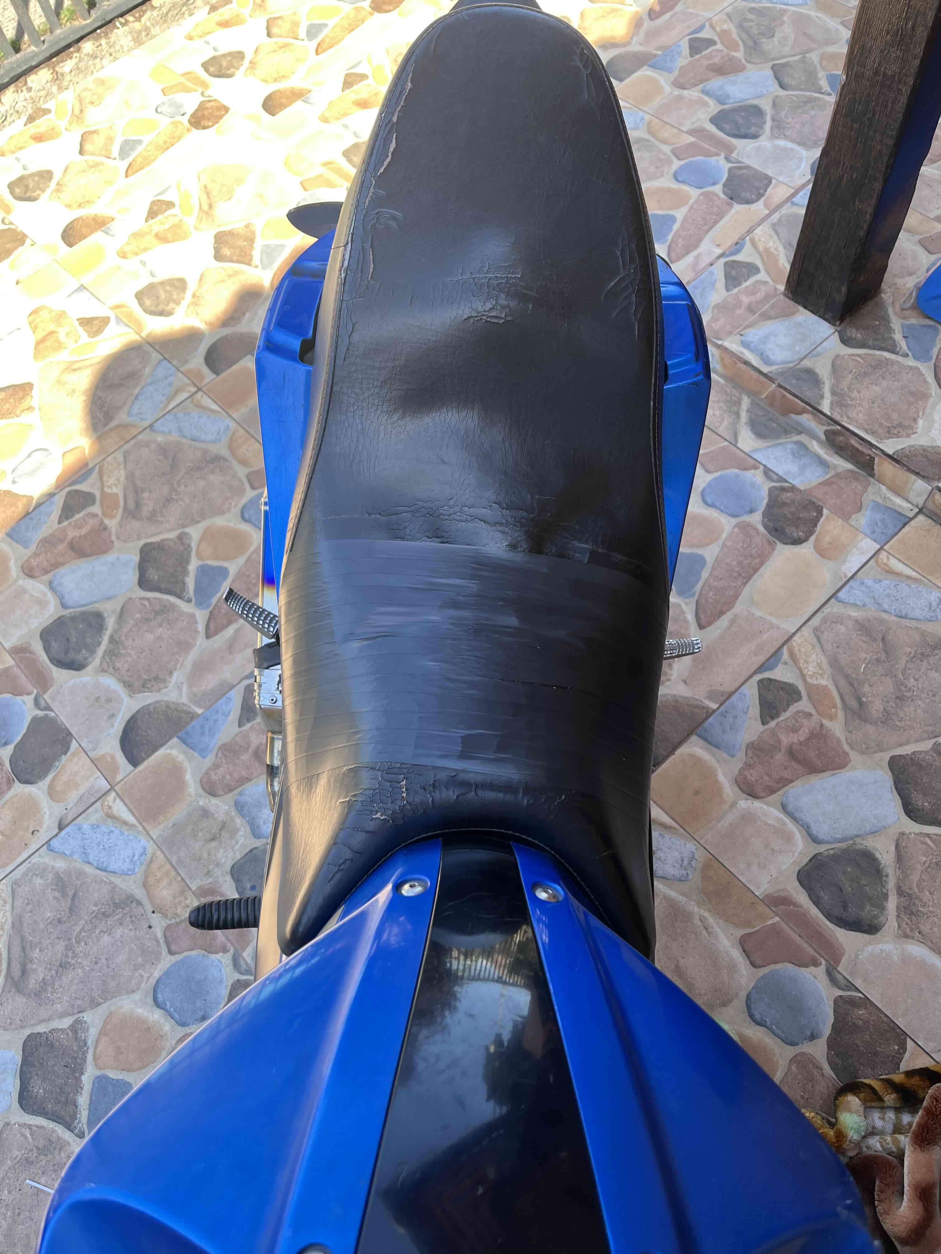 Moto Suzuki GIXXER 150 2019 - miniatura 3