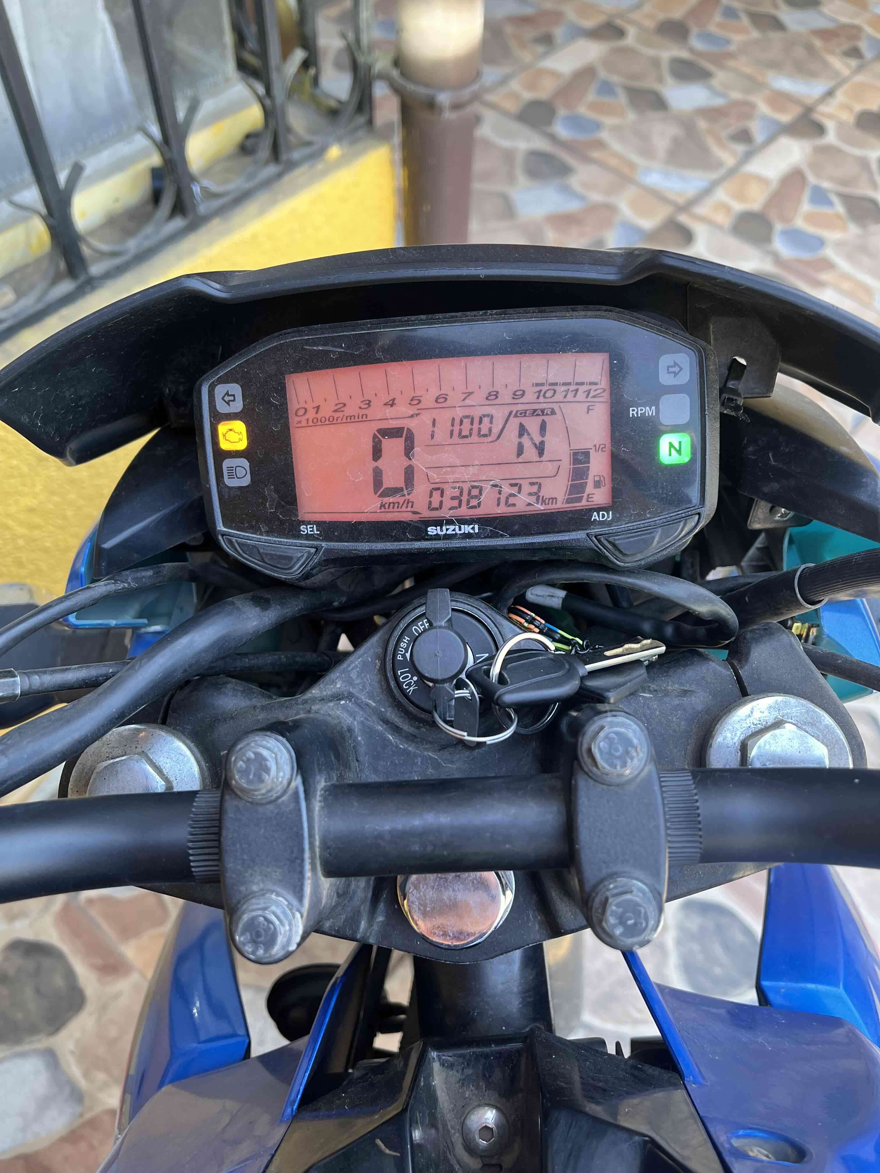 Moto Suzuki GIXXER 150 2019 - miniatura 5