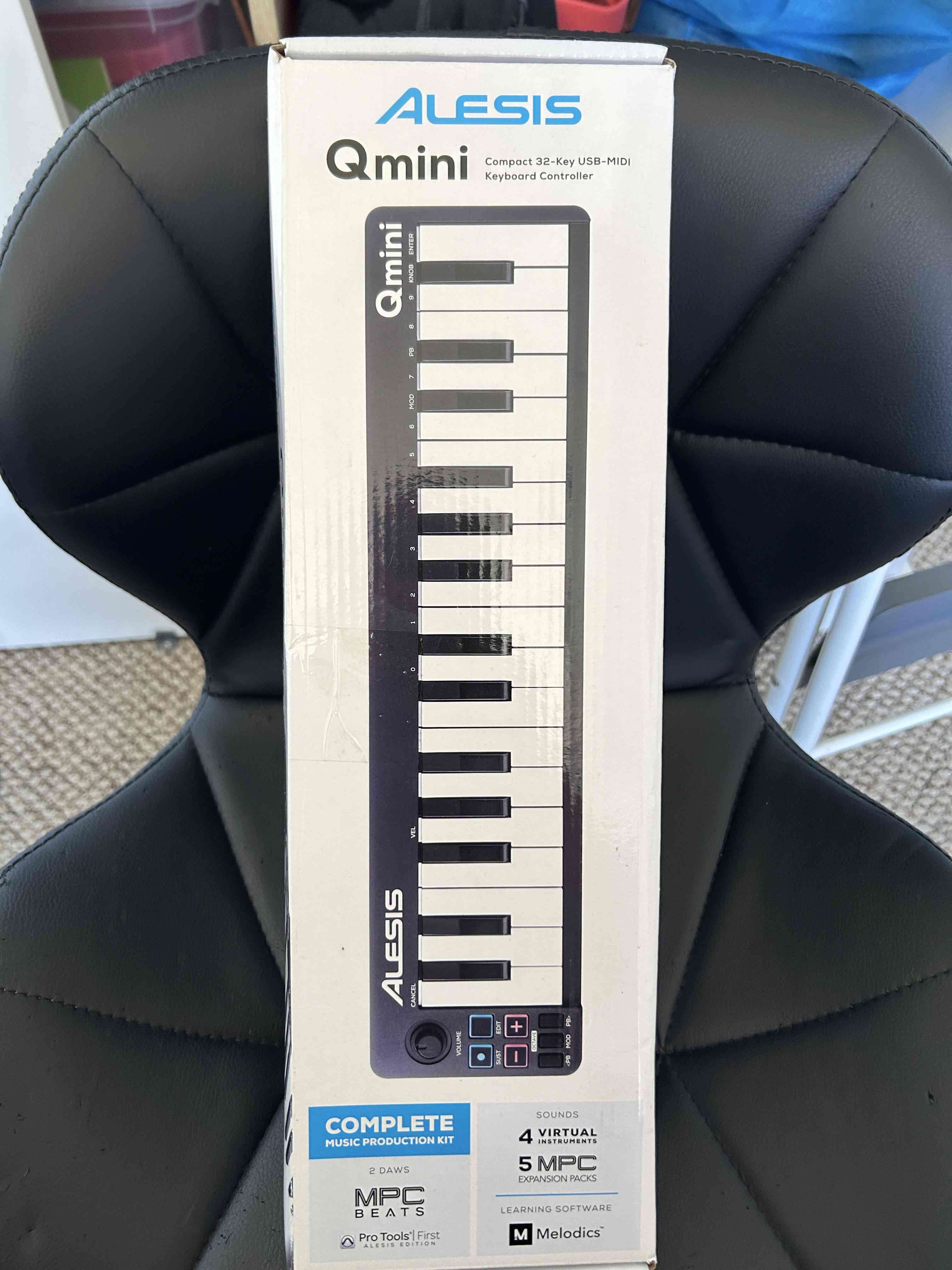 Teclado controlador MIDI Alesis - miniatura 2