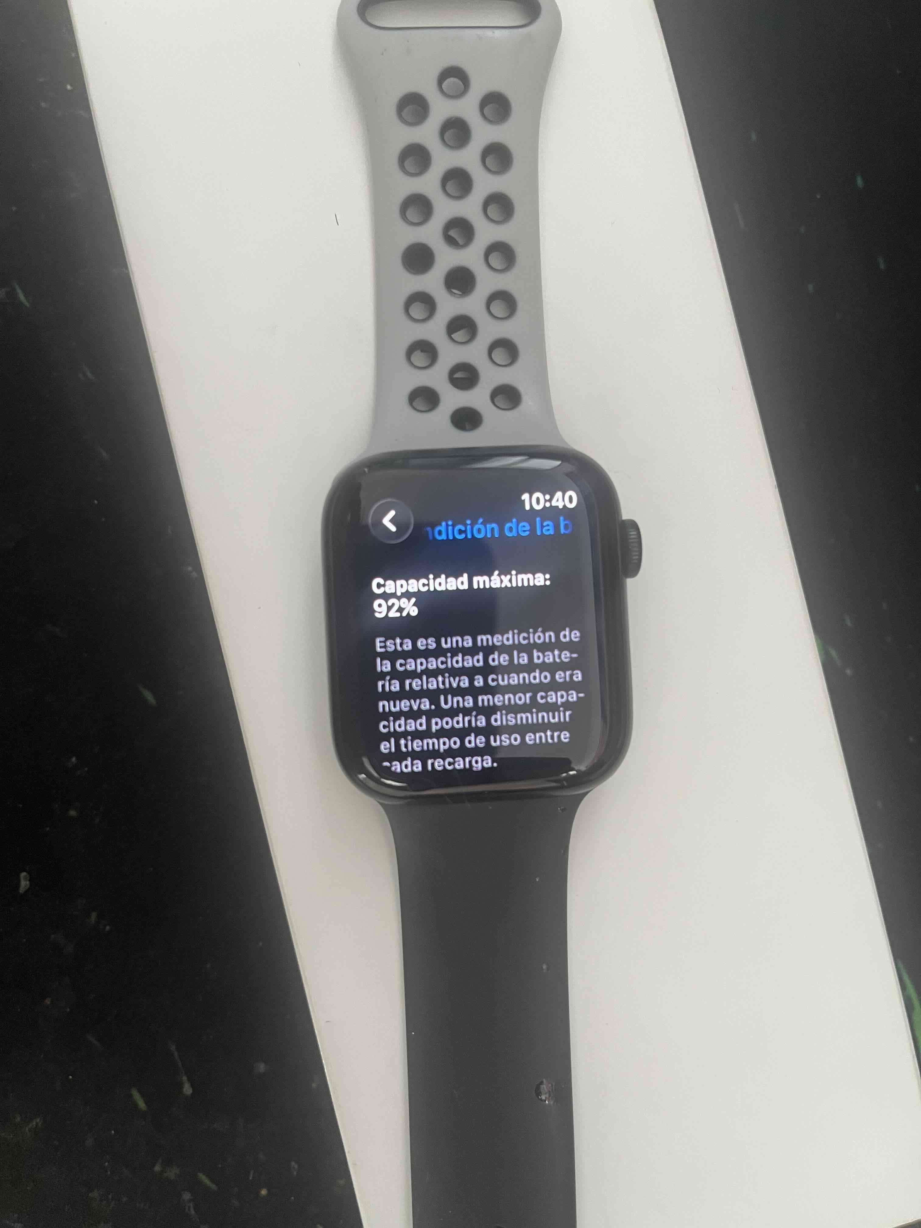 Apple Watch SE 2 generación, 44 mm - miniatura 2