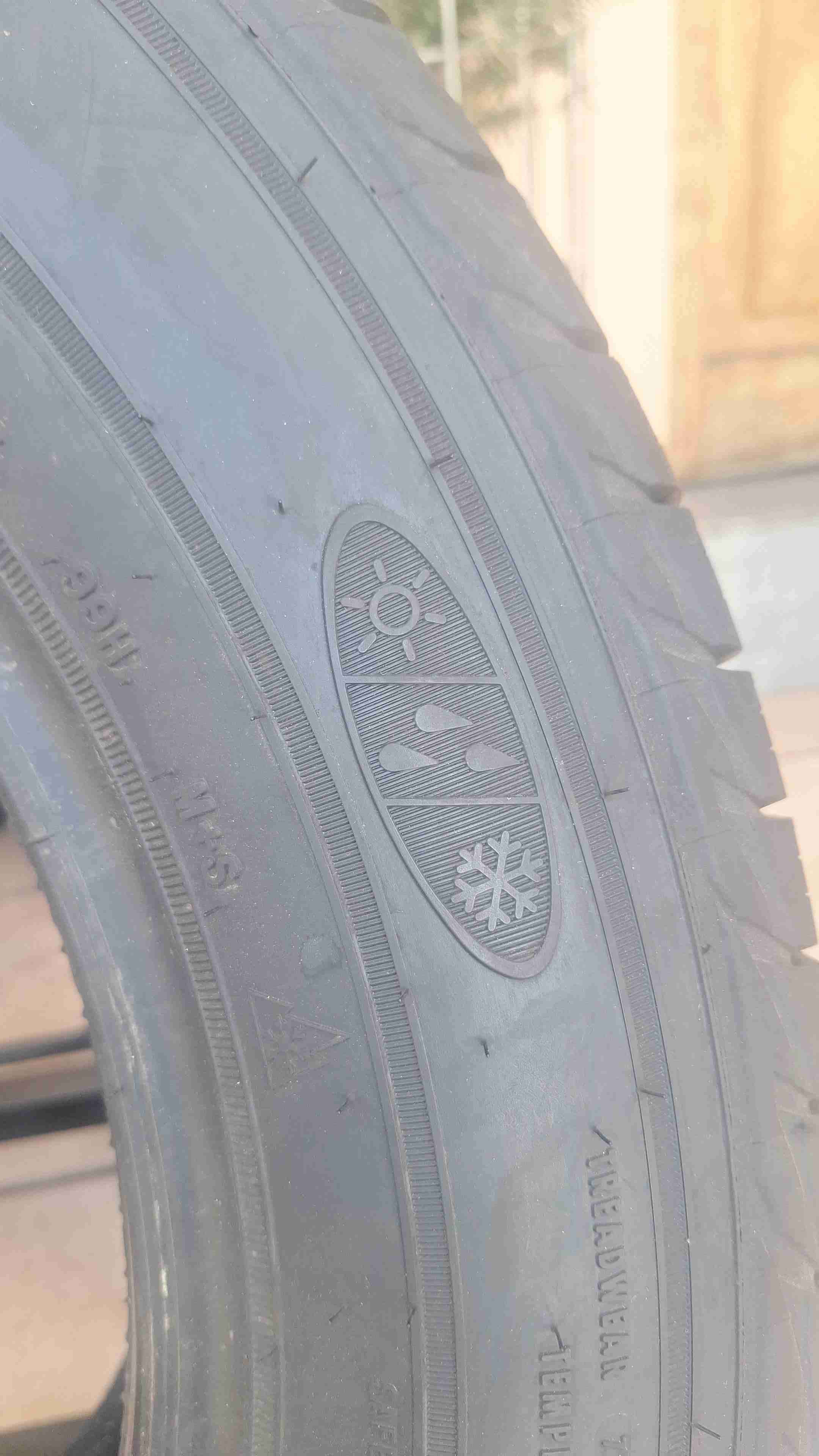 Neumático Goodyear  nuevo - miniatura 3