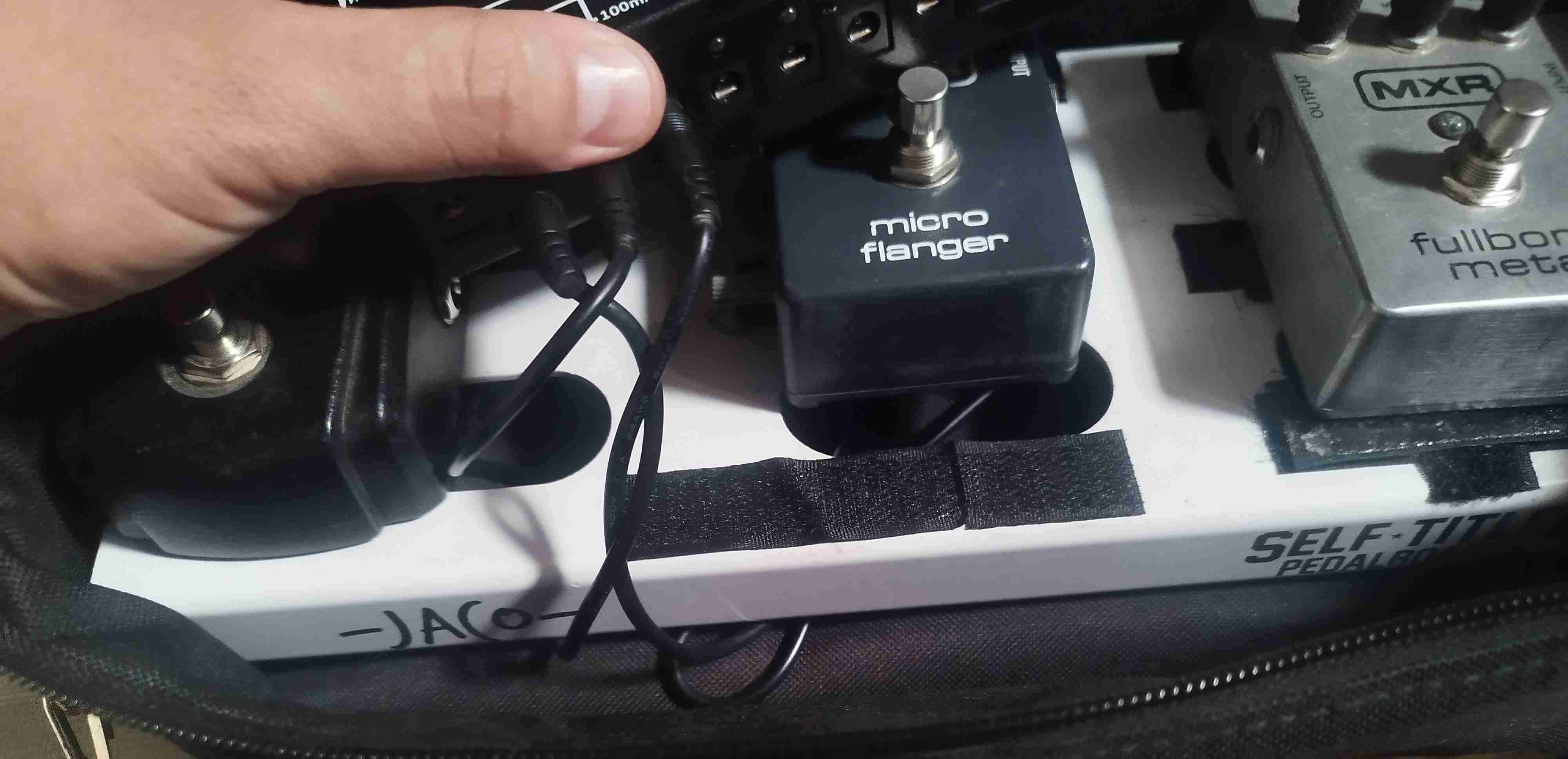 Bolso para pedalboard Self Titled + pedales - miniatura 3