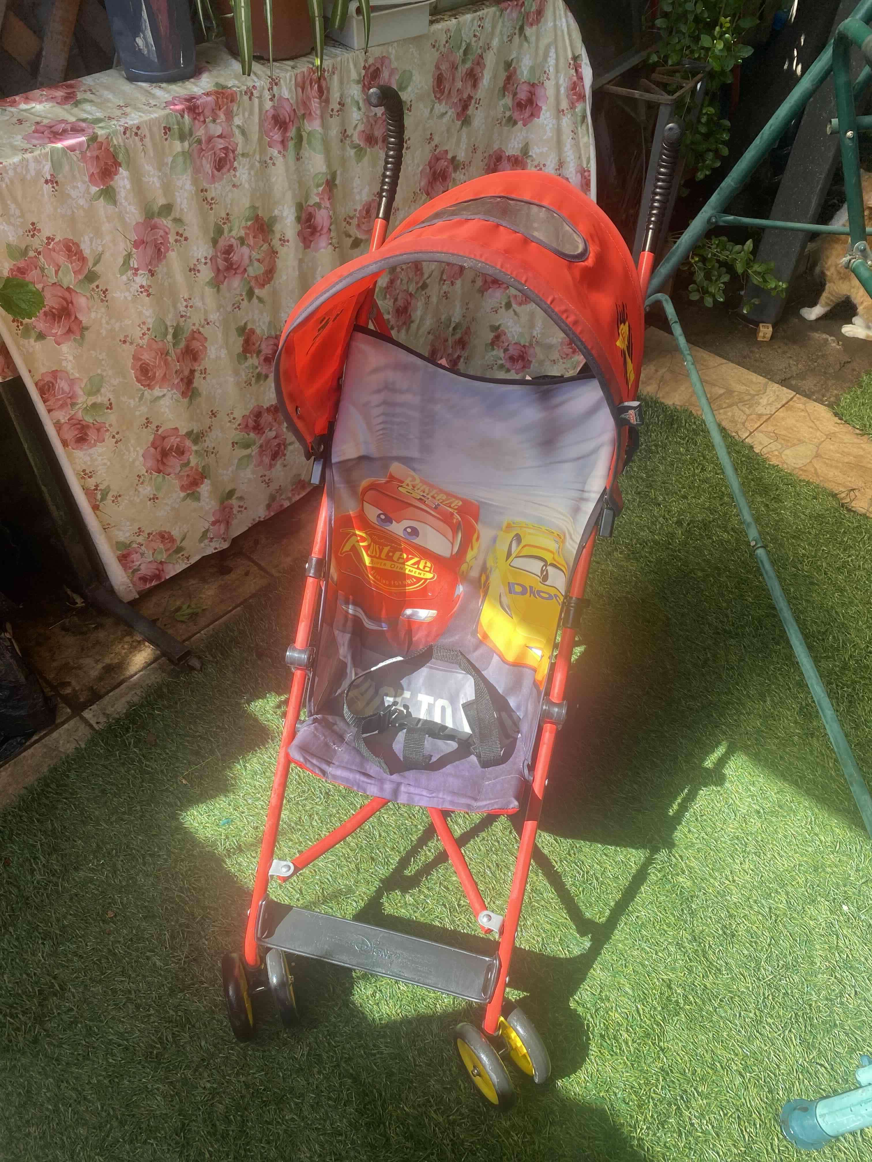 Coche paraguas infantil rojo - miniatura 2