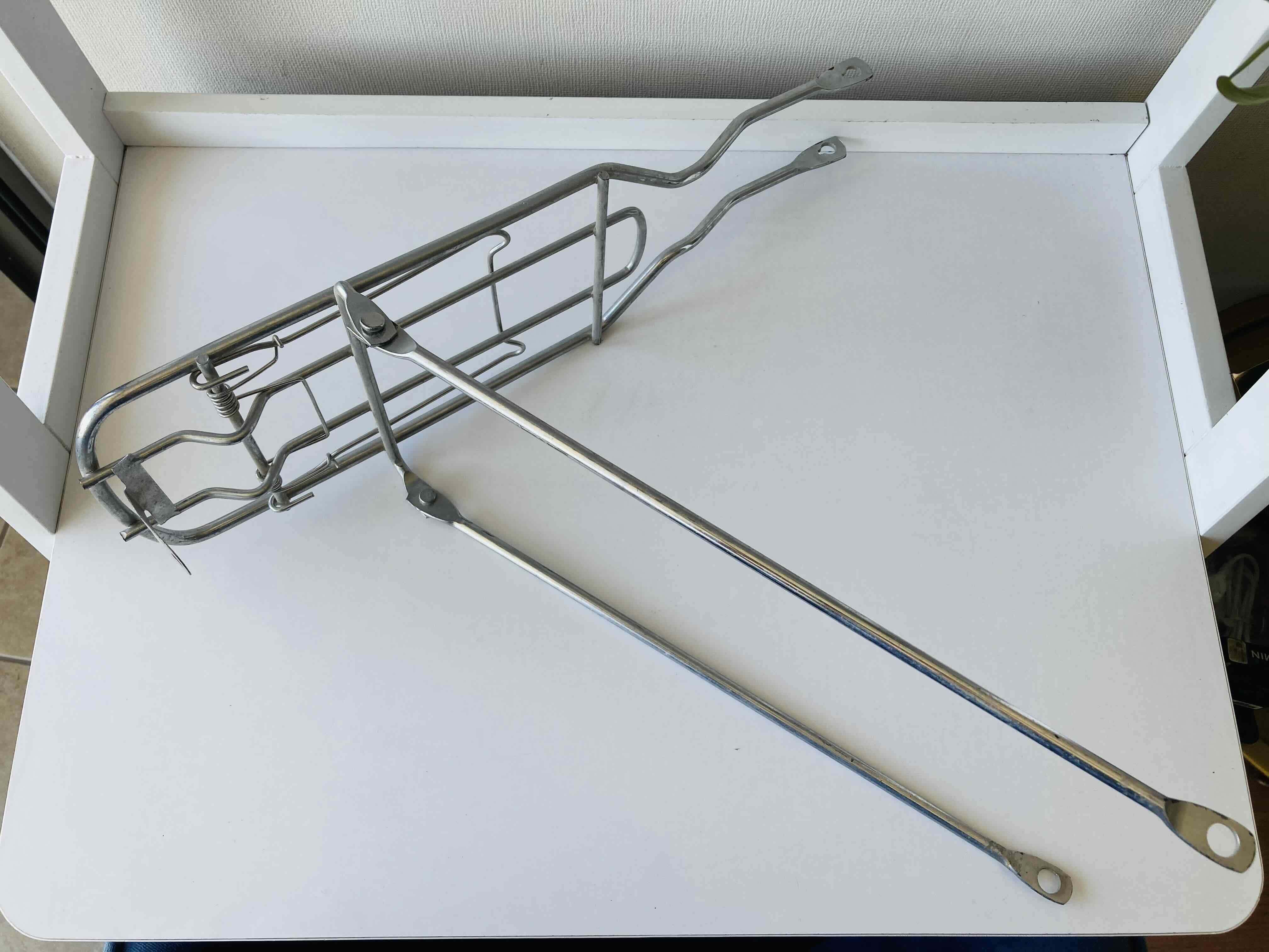 Alforjas para bicicleta rojas y negras + Soporte - miniatura 2