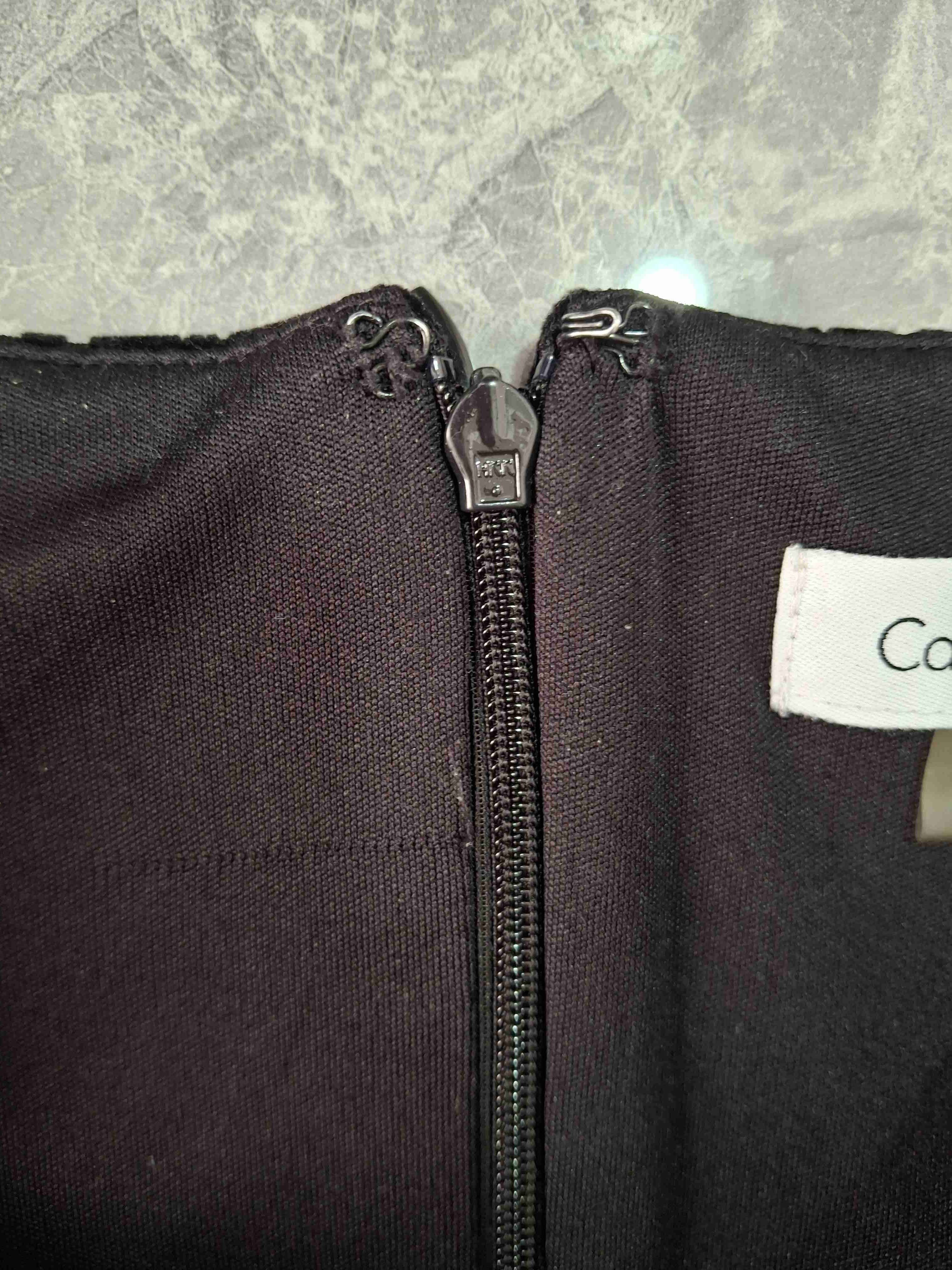 Vestido negro con estampado único - miniatura 5