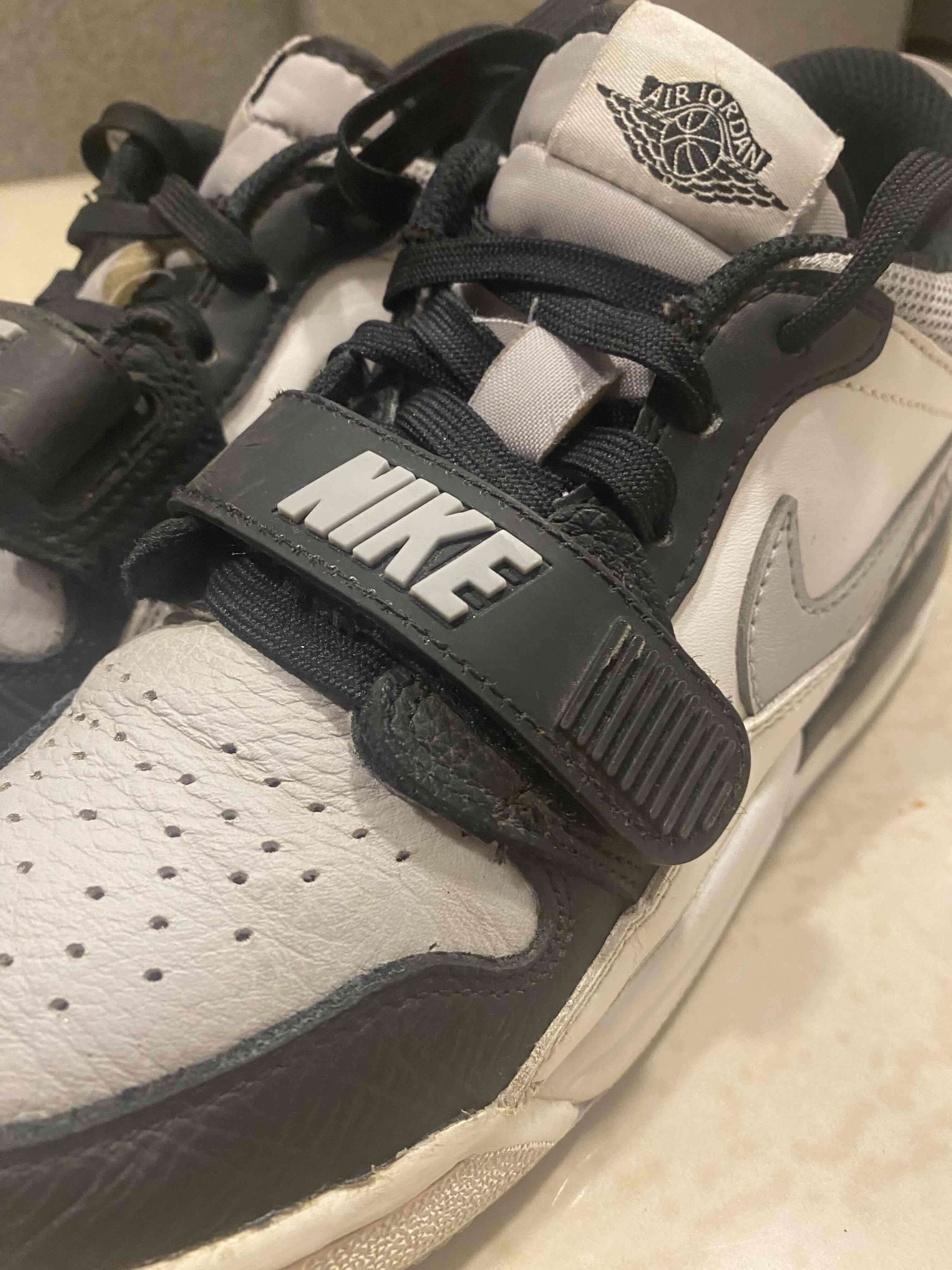 Zapatillas Air Jordan Blancas y Negras